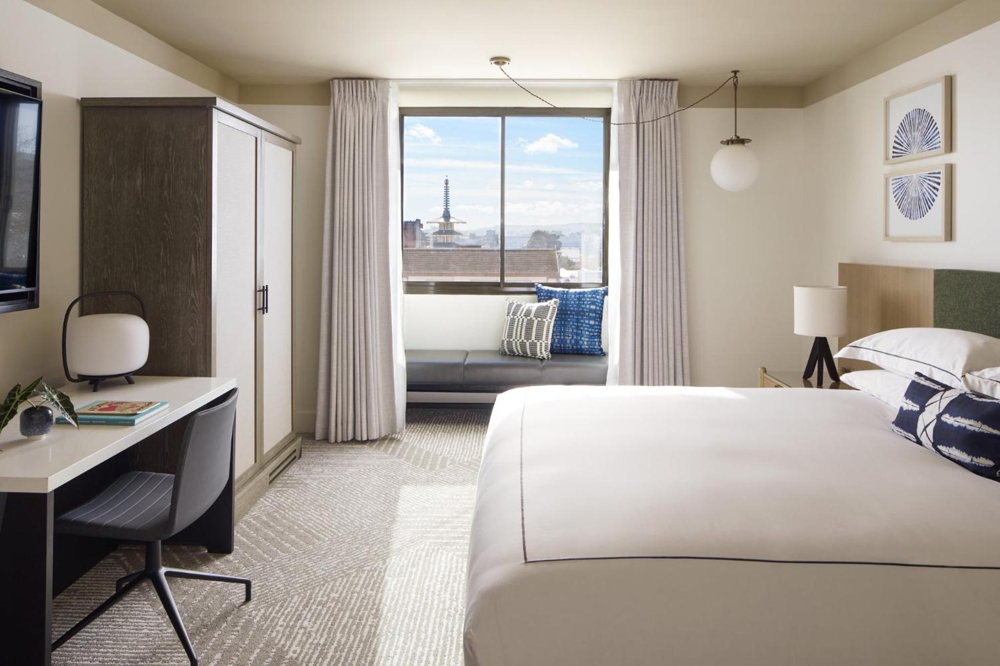 King Room with City View - Photo 1