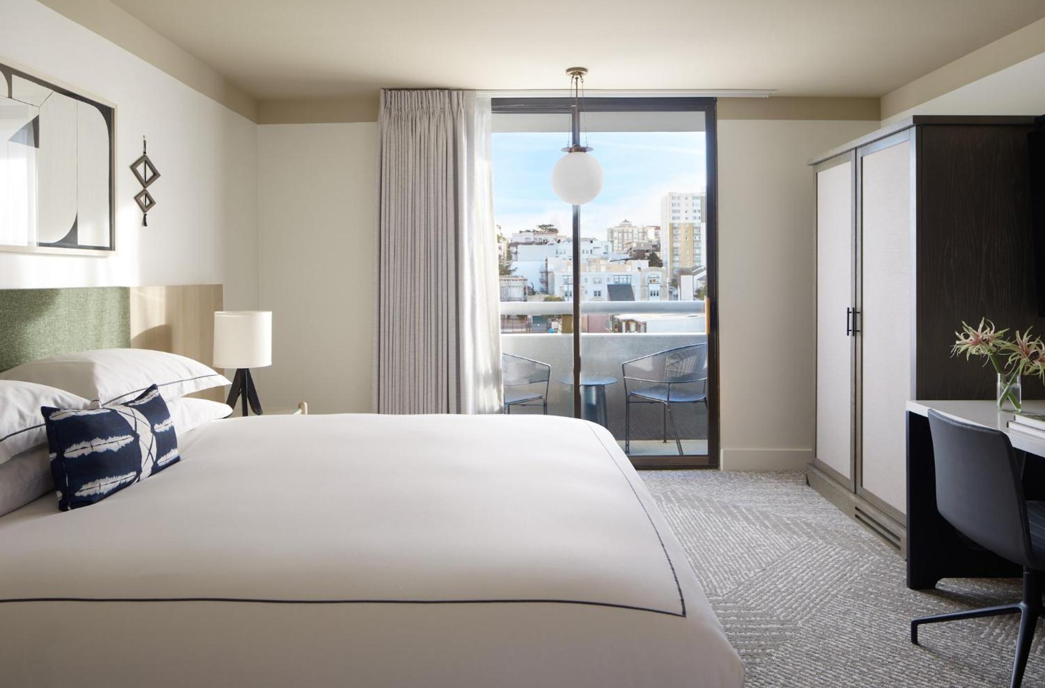 King Room with Balcony - Photo 2