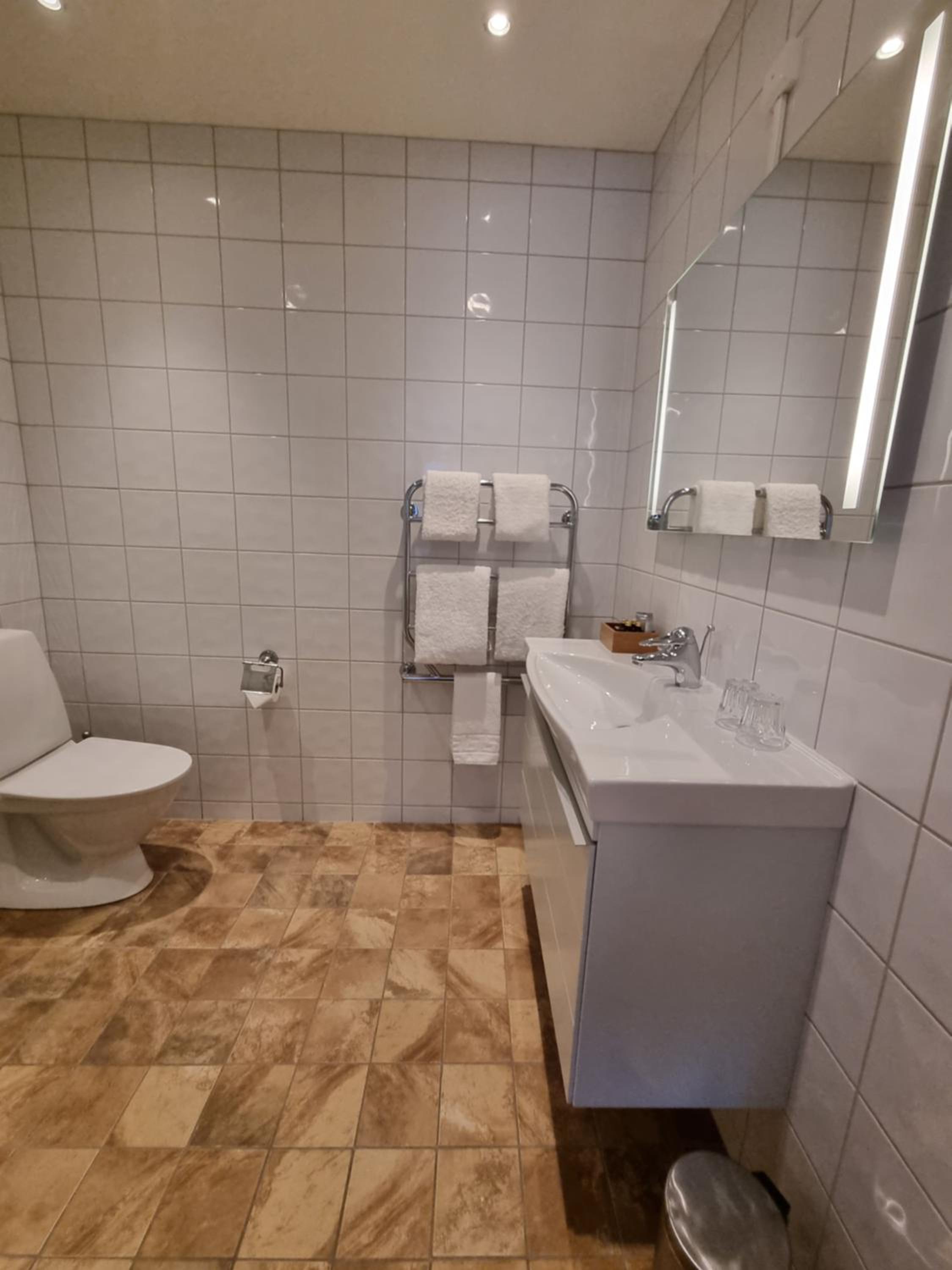 Double or Twin Room - Disability Access photo 3