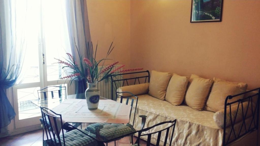 One-Bedroom Apartment - Photo 23