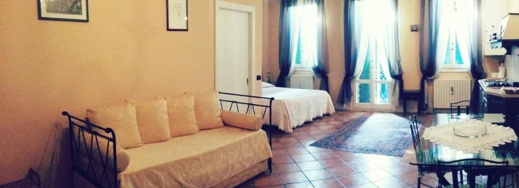 One-Bedroom Apartment - Photo 35