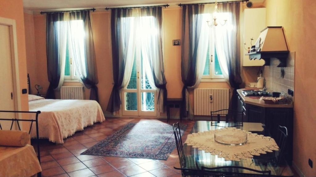 One-Bedroom Apartment - Photo 36
