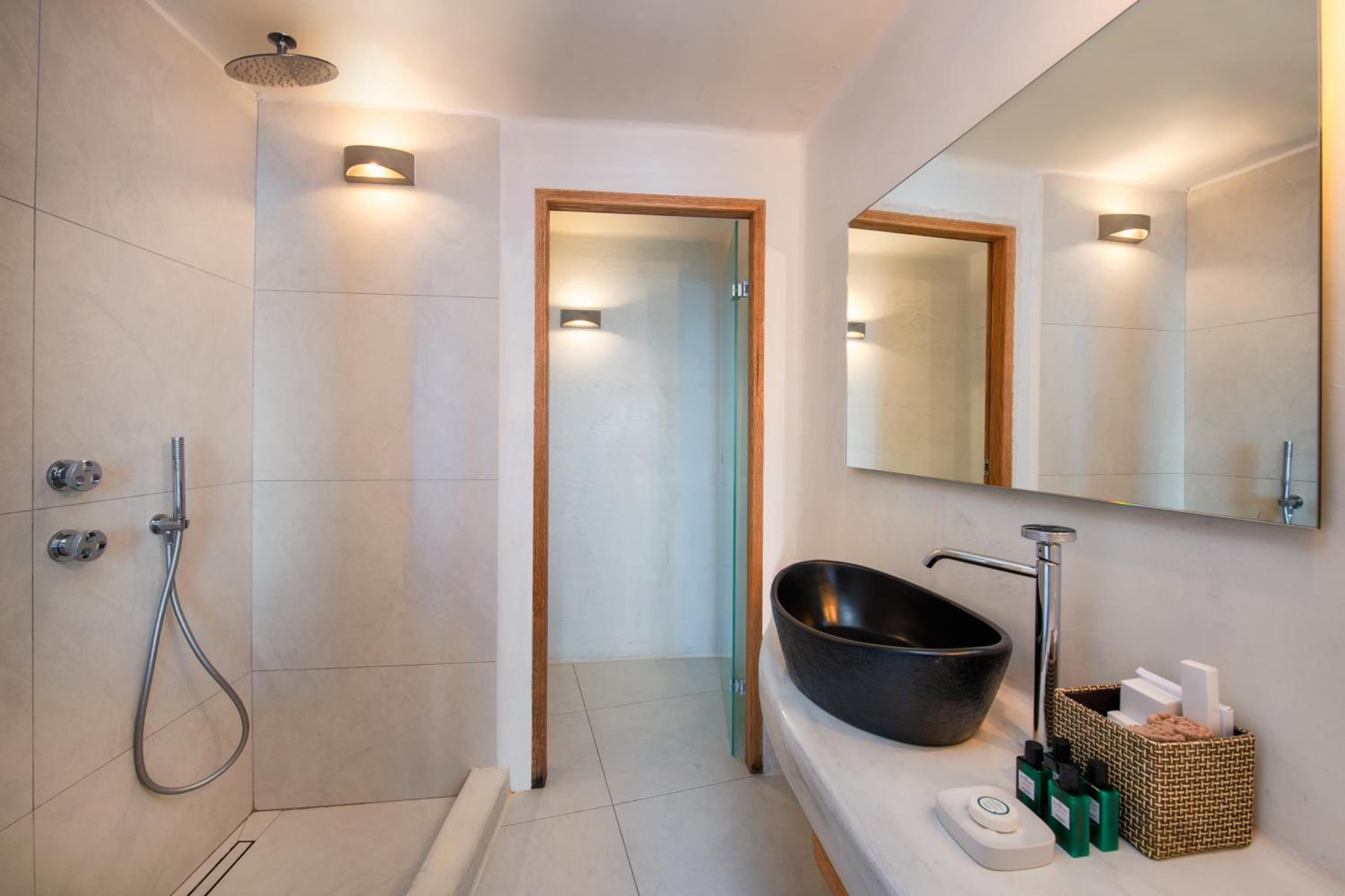 Junior Suite with Caldera View - Photo 7