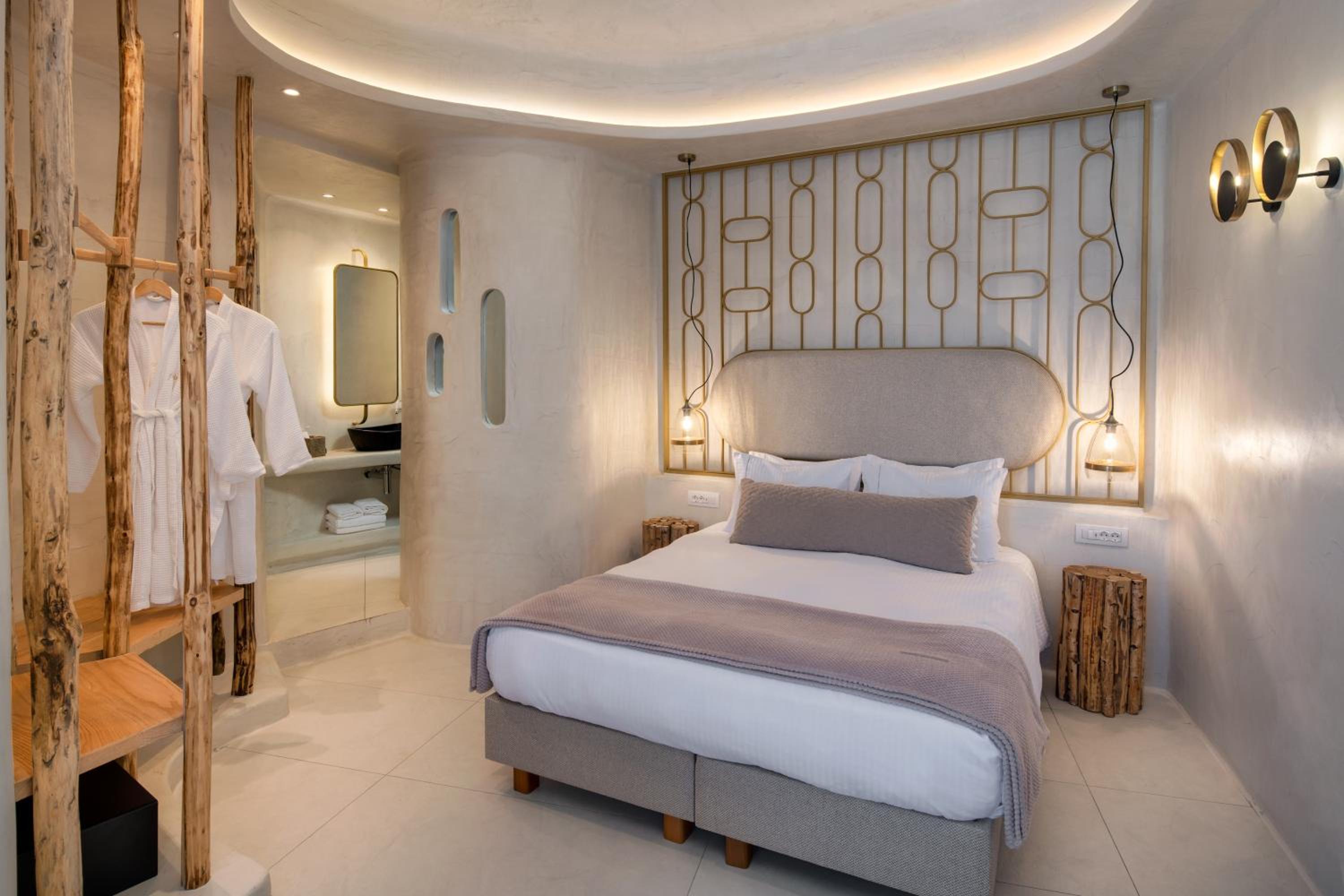 Junior Suite with Caldera View - Photo 1