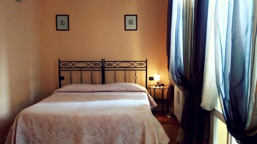 One-Bedroom Apartment - Photo 1