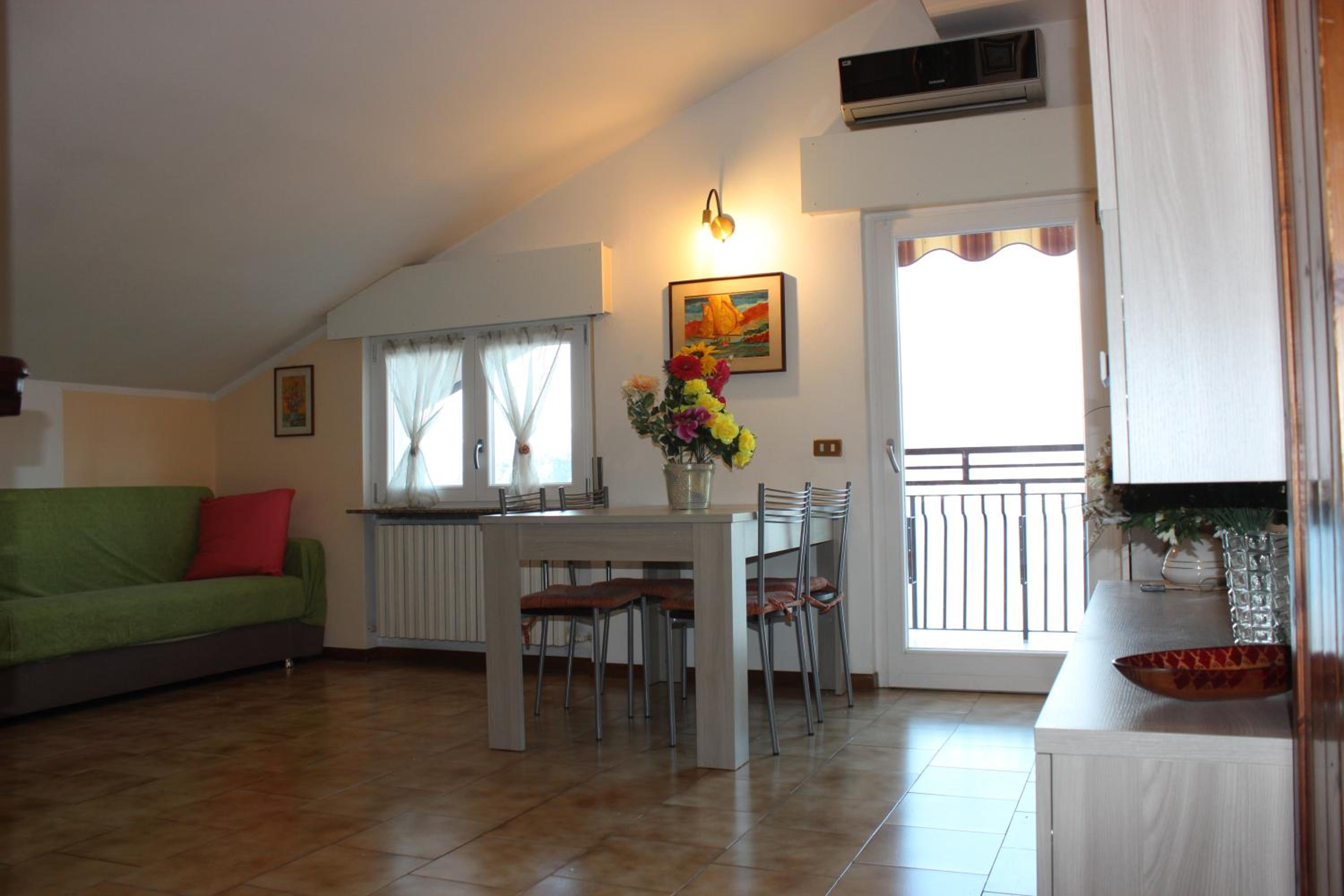 Apartment with Lake View