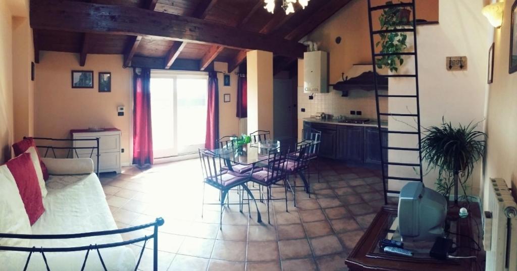 One-Bedroom Apartment - Photo 4