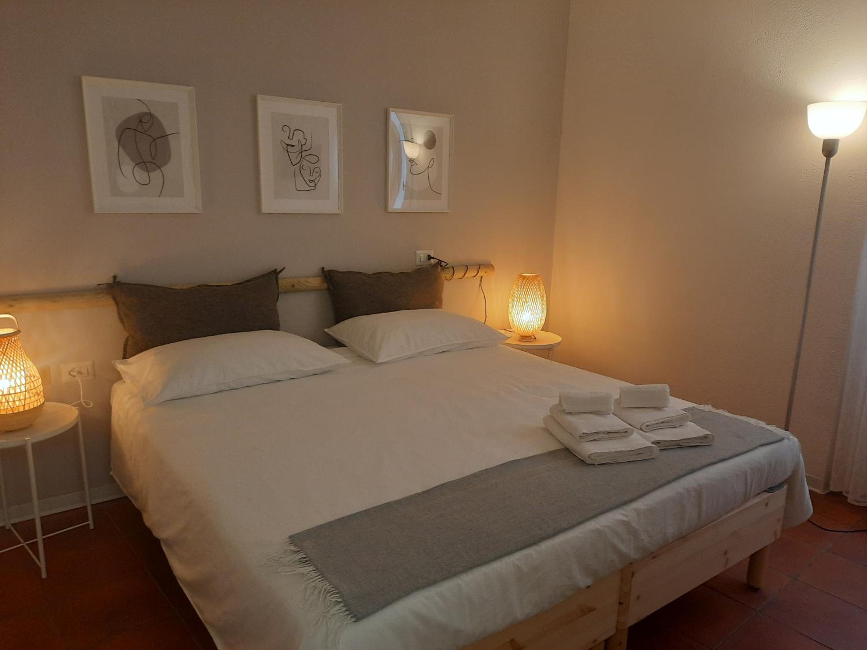 One-Bedroom Apartment photo 1