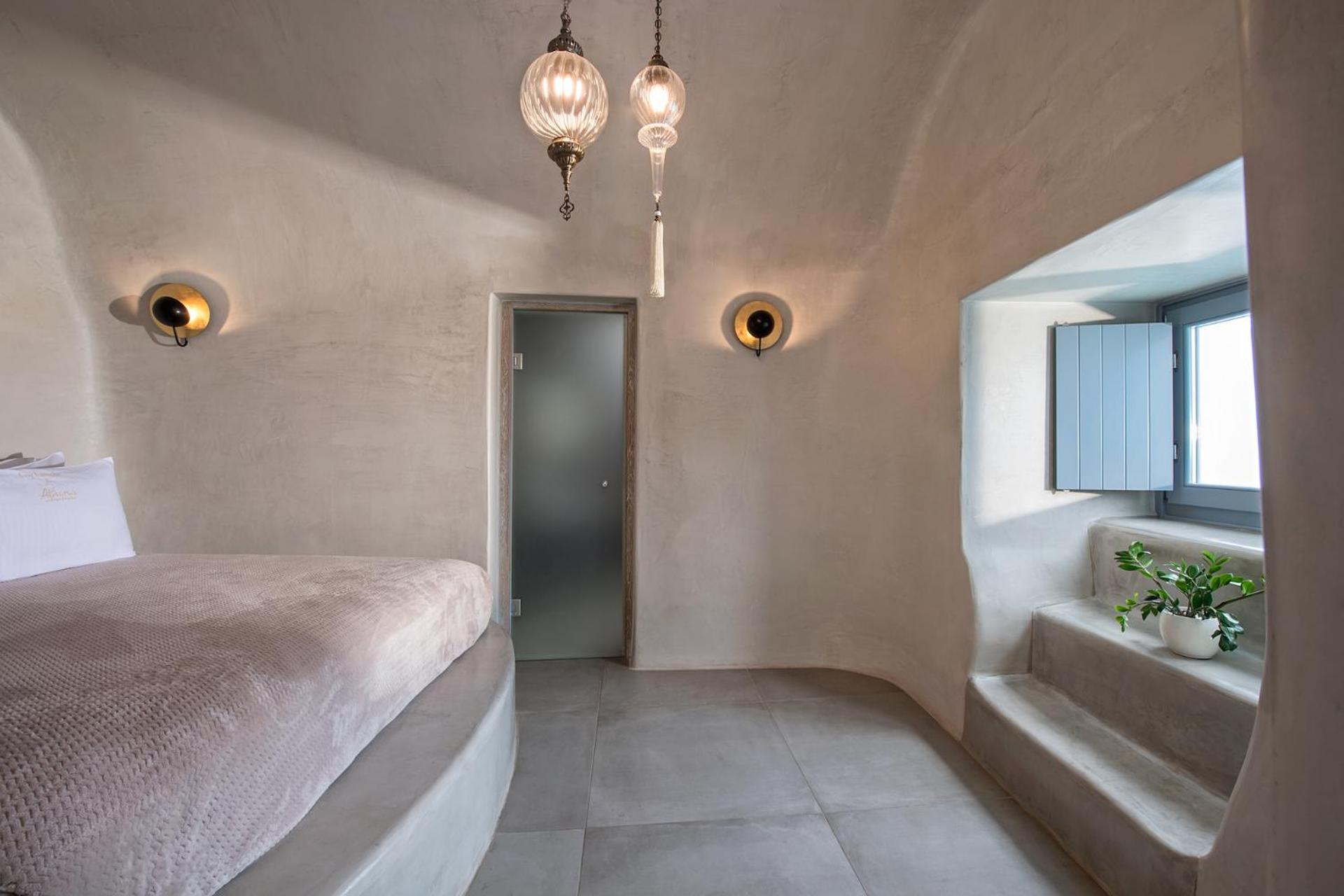 Cave Suite with Outdoor Hot Tub and Caldera View - Photo 3