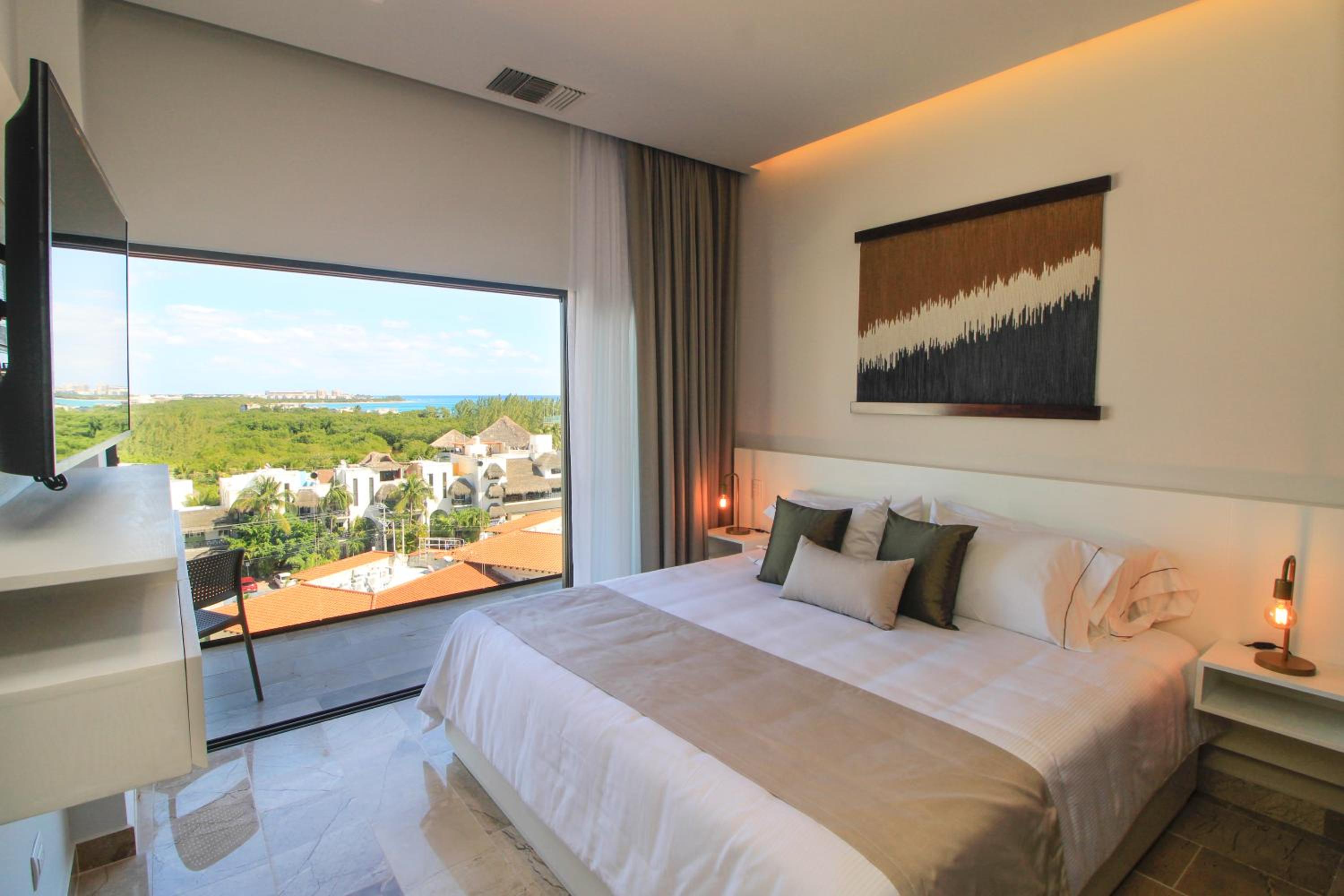 Superior King Suite