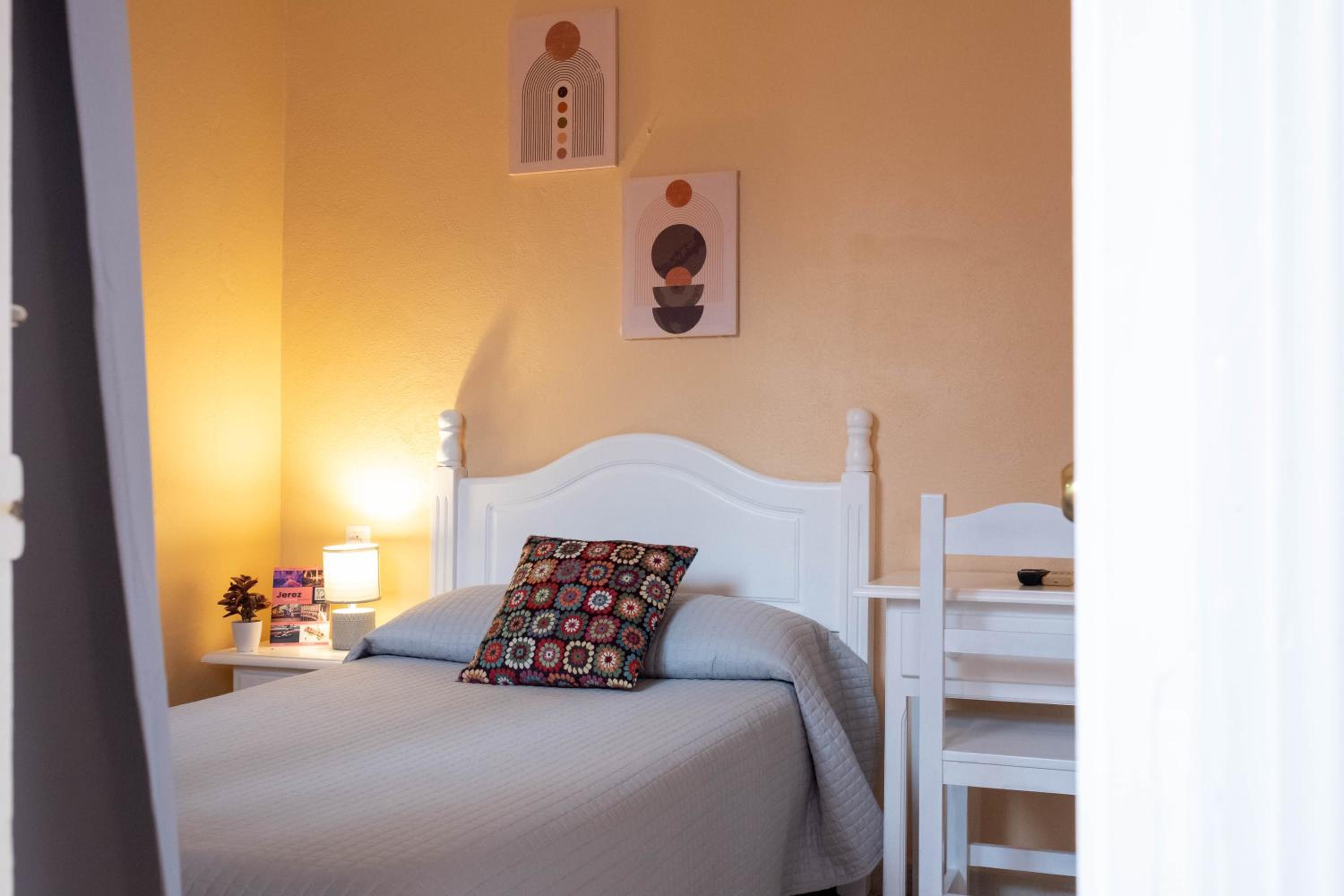 Single Room photo 2