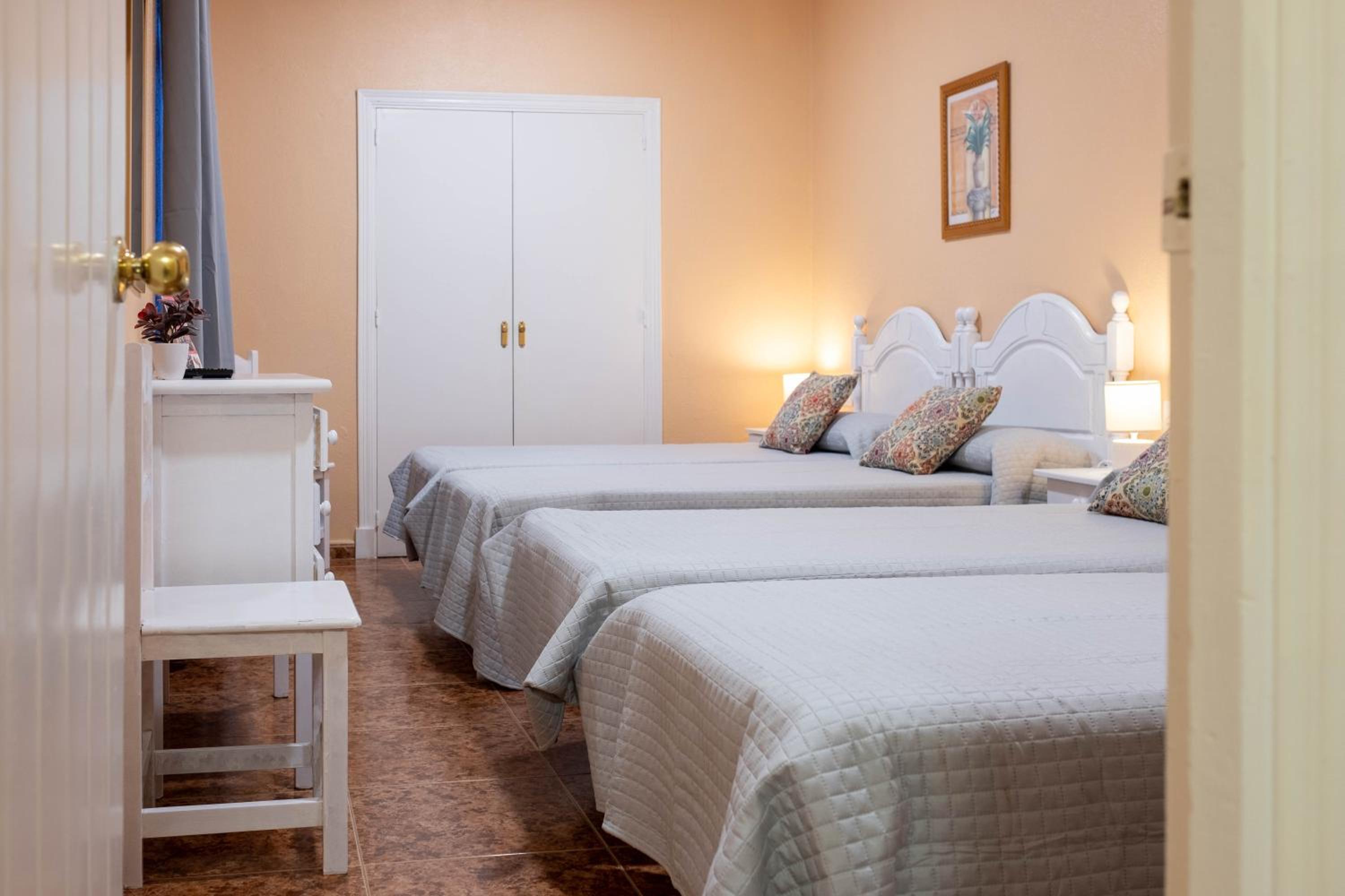 Quadruple Room (4 Adults) - Photo 7