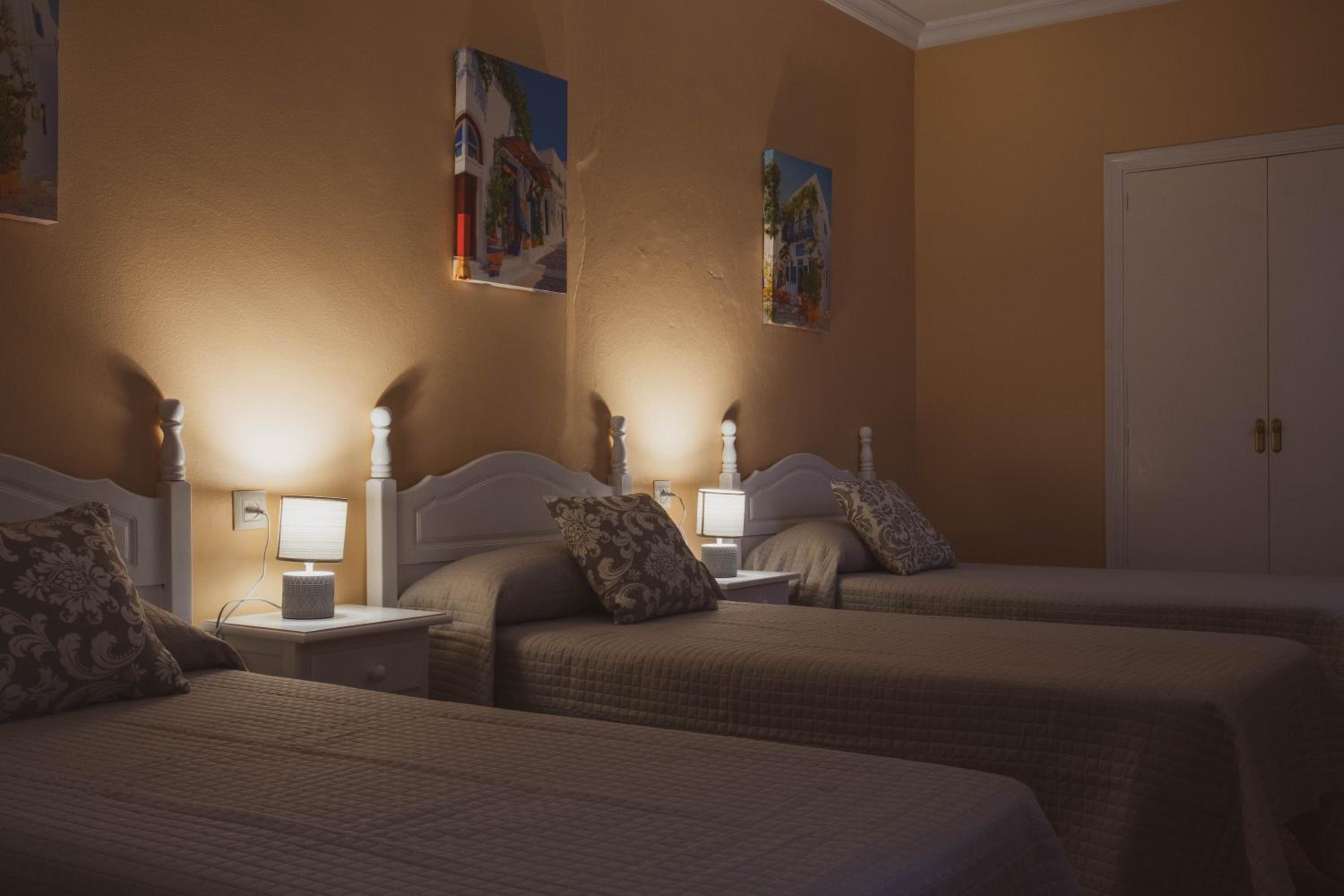 Triple Room (3 Adults) - Photo 9