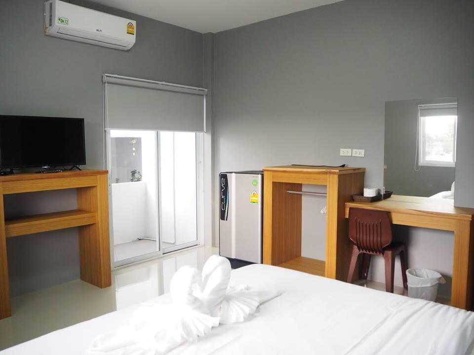 Standard King Room photo 1