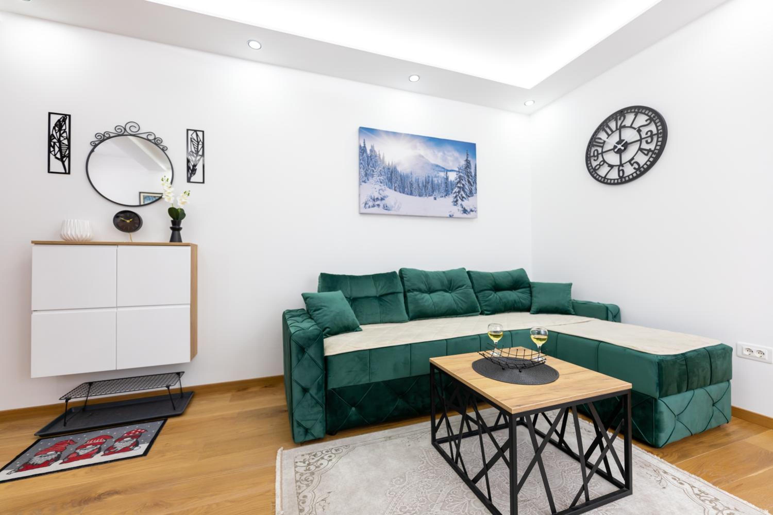 One-Bedroom Apartment photo 3