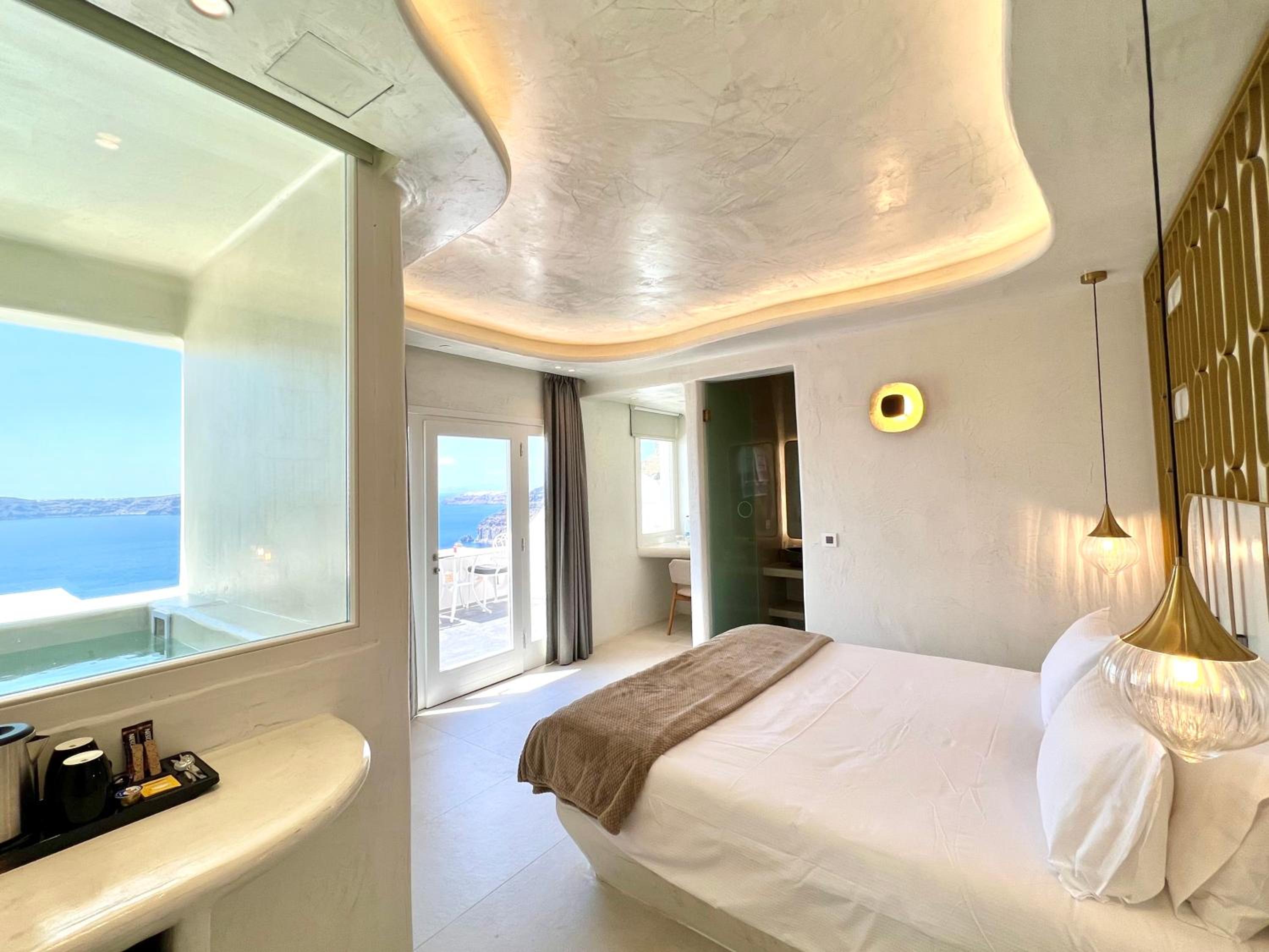 Honeymoon Suite with outdoor hot tub and Caldera View - Photo 11