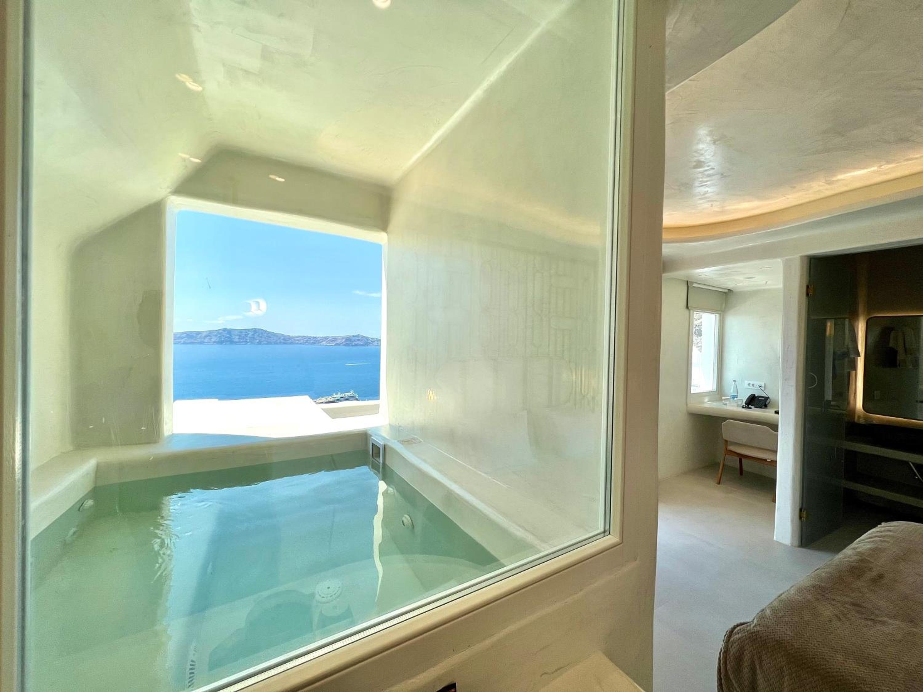 Honeymoon Suite with outdoor hot tub and Caldera View - Photo 14