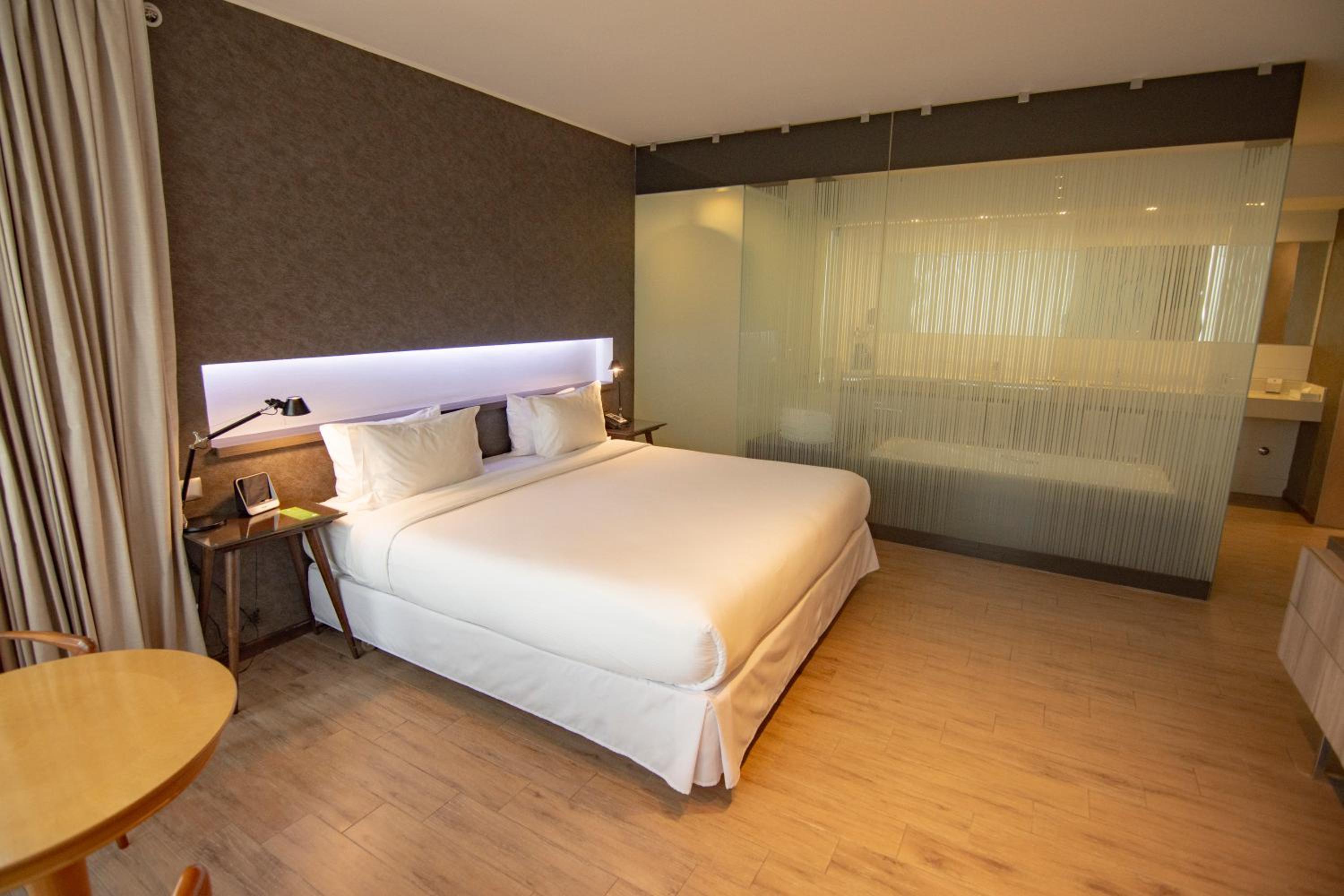 King Studio Suite - Non-Smoking photo 2