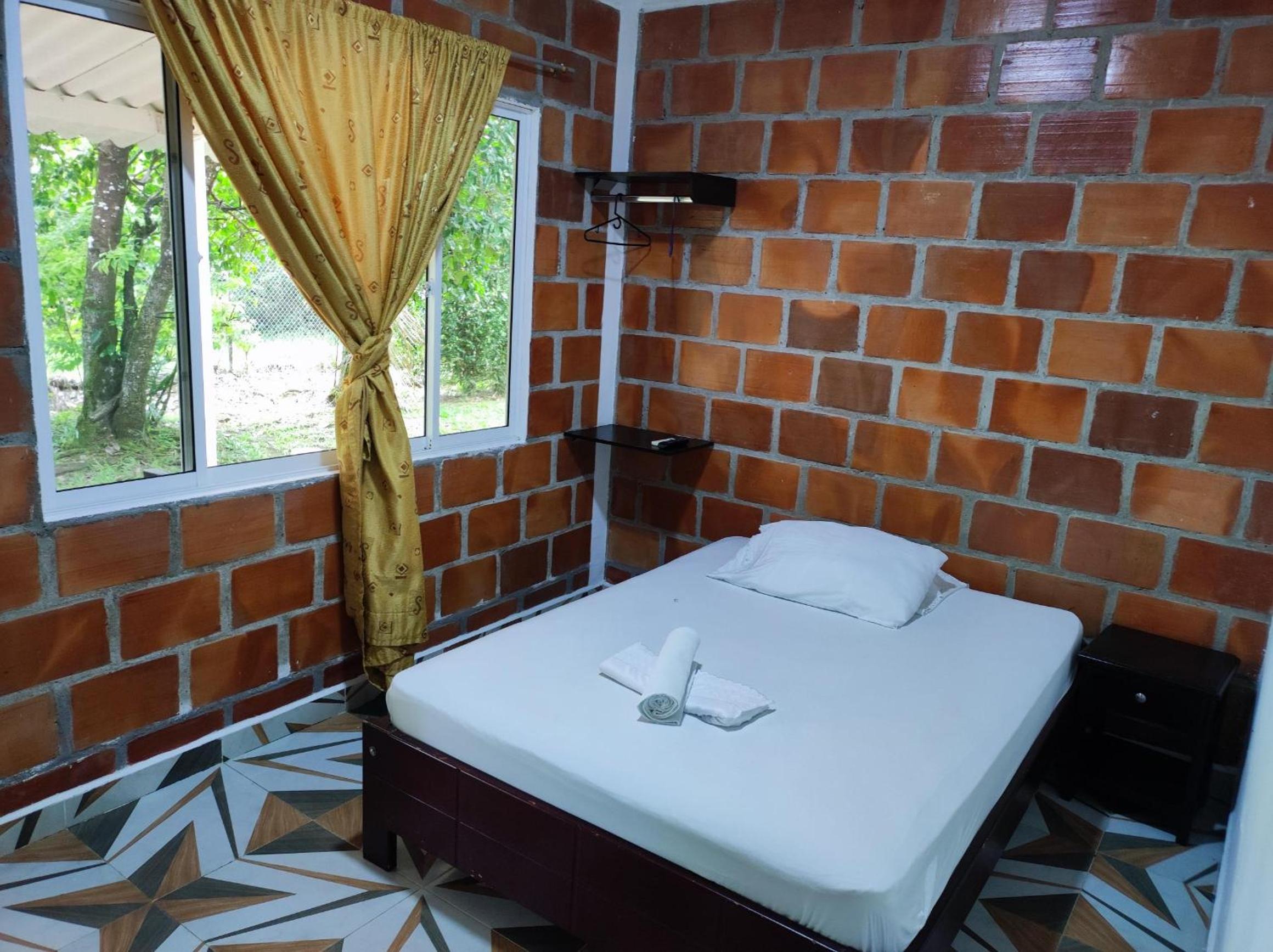 Budget Double Room photo 3