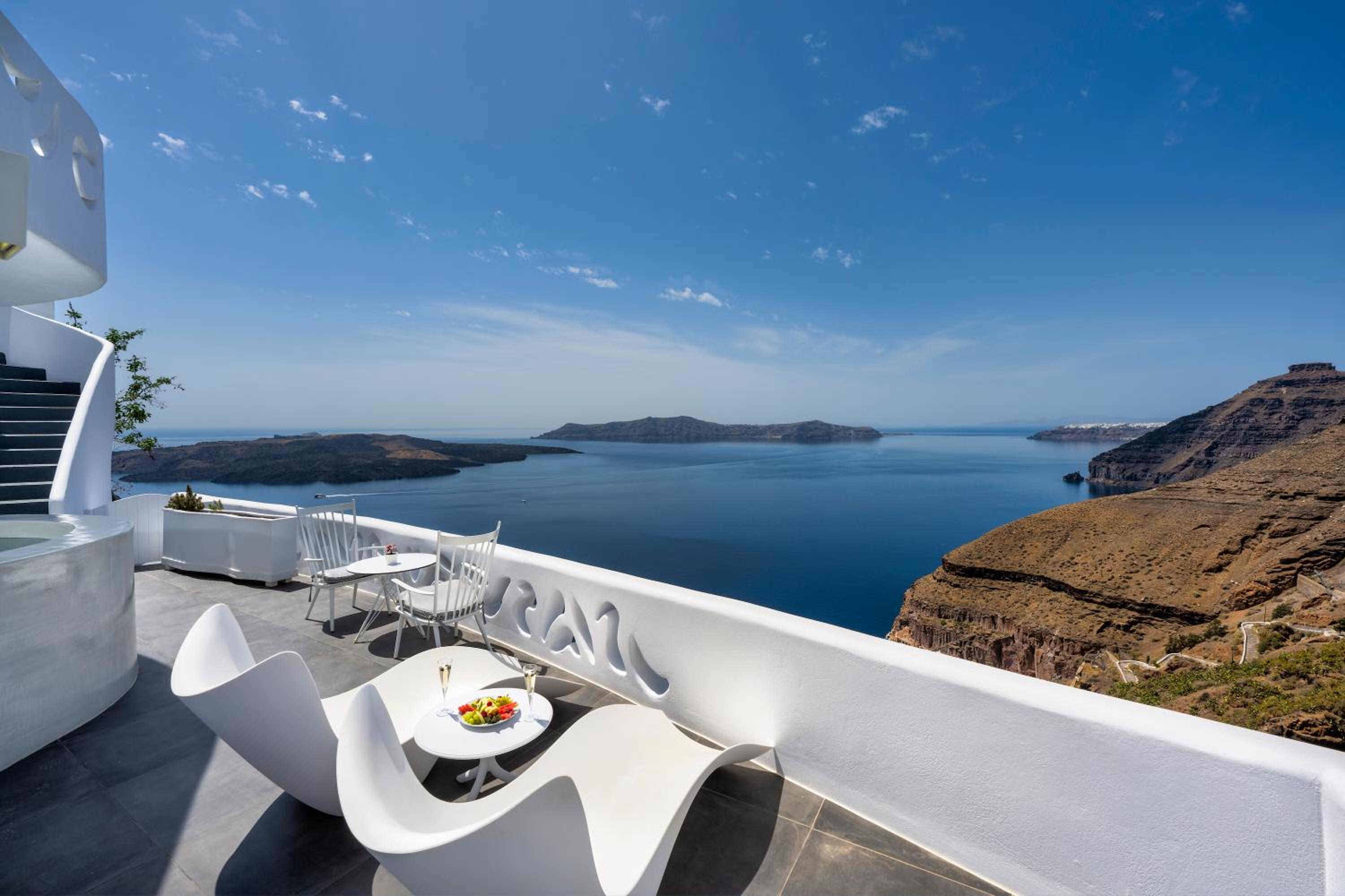Superior Suite with outdoor Hot Tub and Caldera View - Photo 2