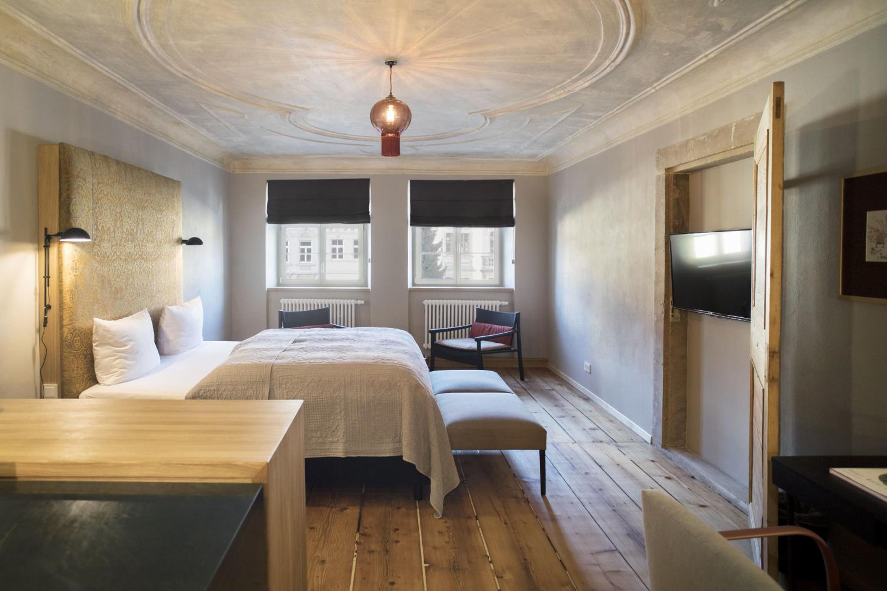 Superior “En Suite” L Marktblick - Photo 3
