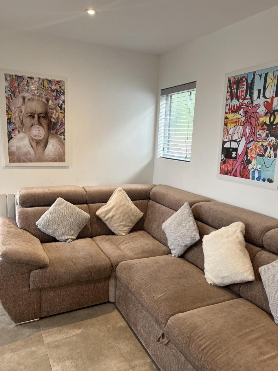 One-Bedroom Apartment - Photo 15