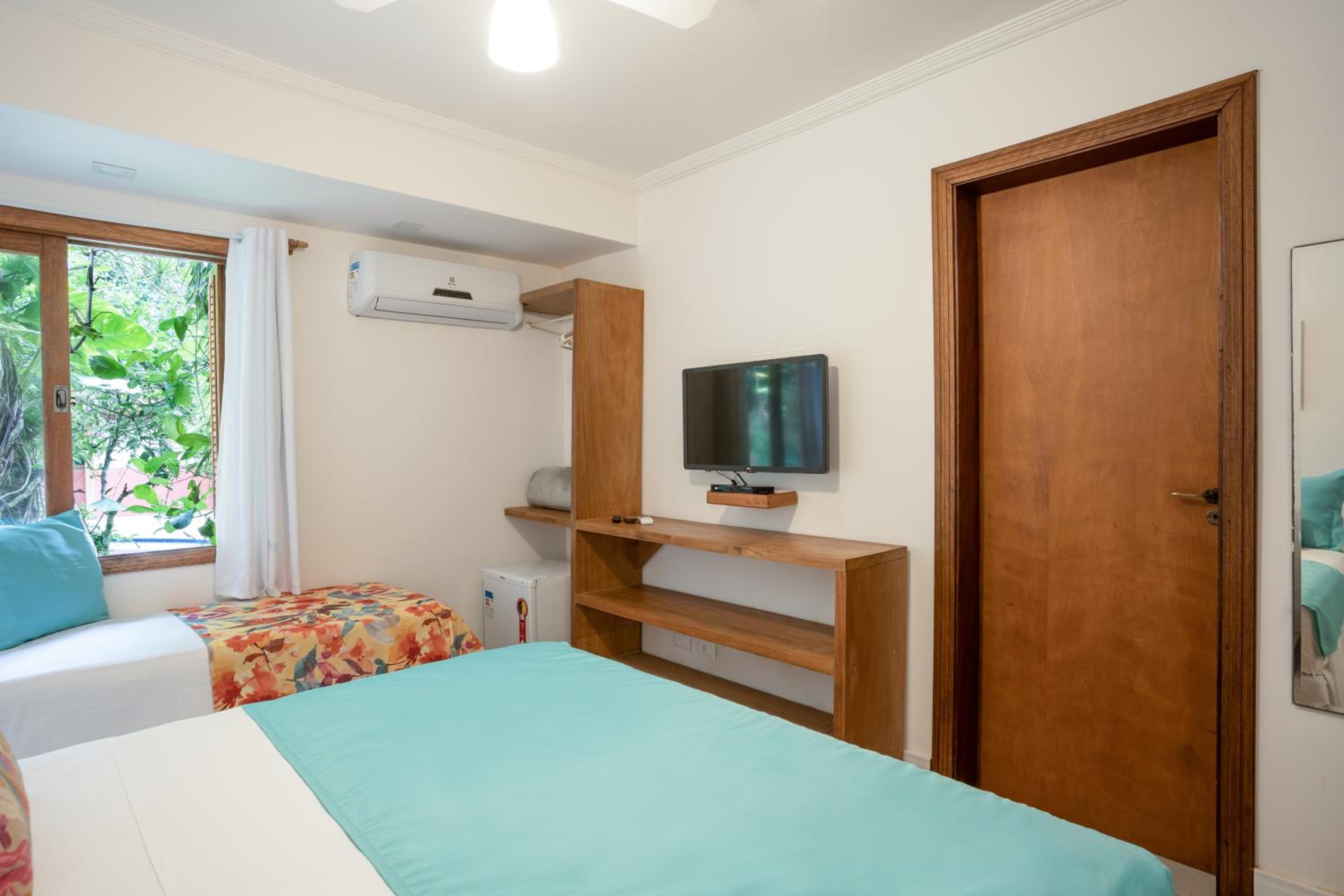 Large Double Room - Photo 8