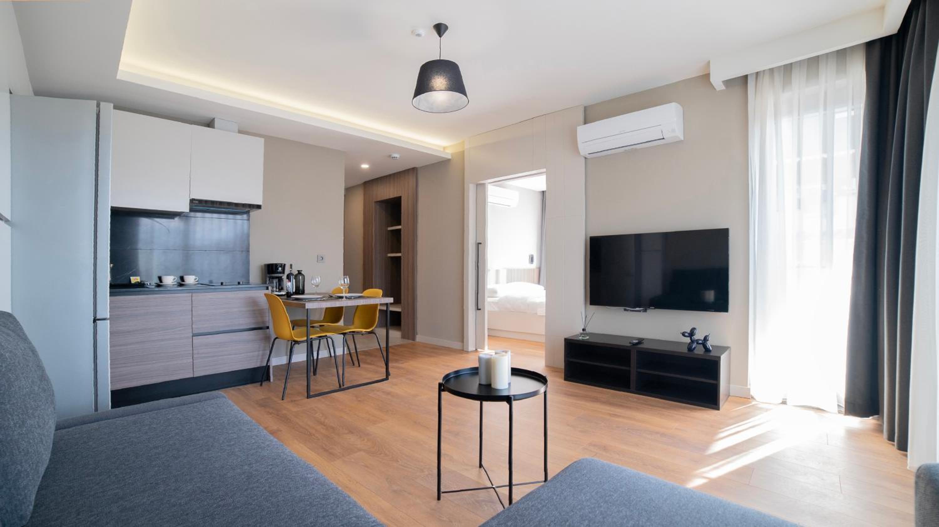 Deluxe Suite with Balcony photo 3