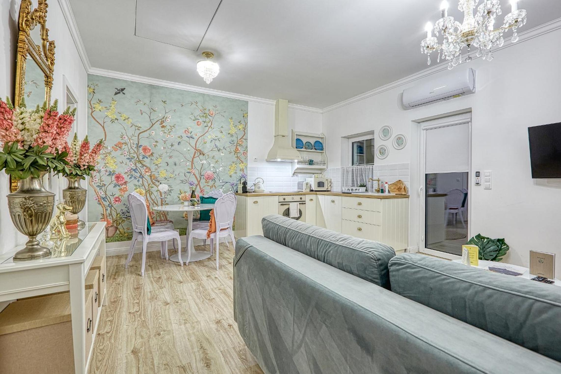 Apartment with Terrace - Photo 35
