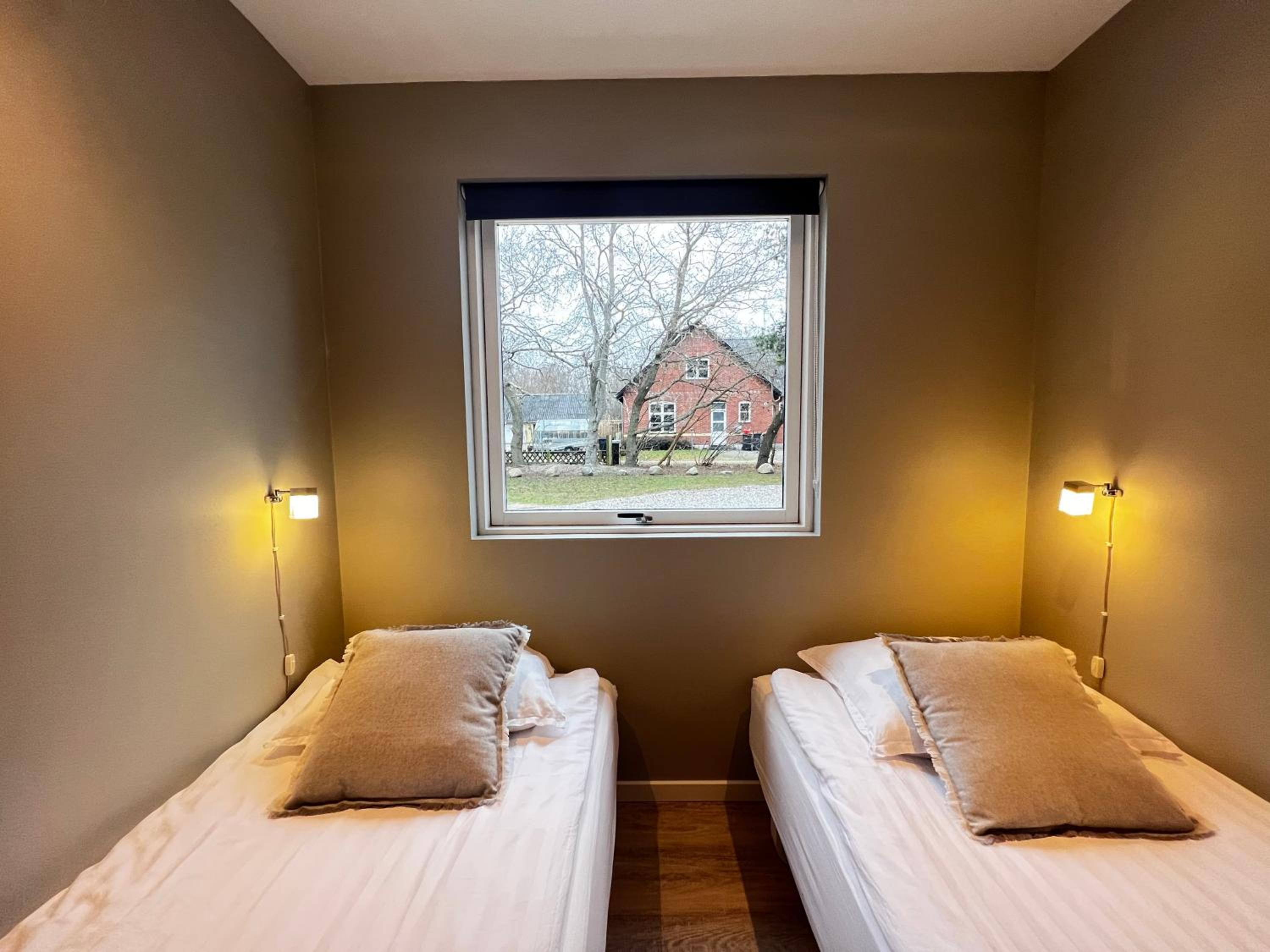 Double or Twin Room with Bathroom - Photo 7