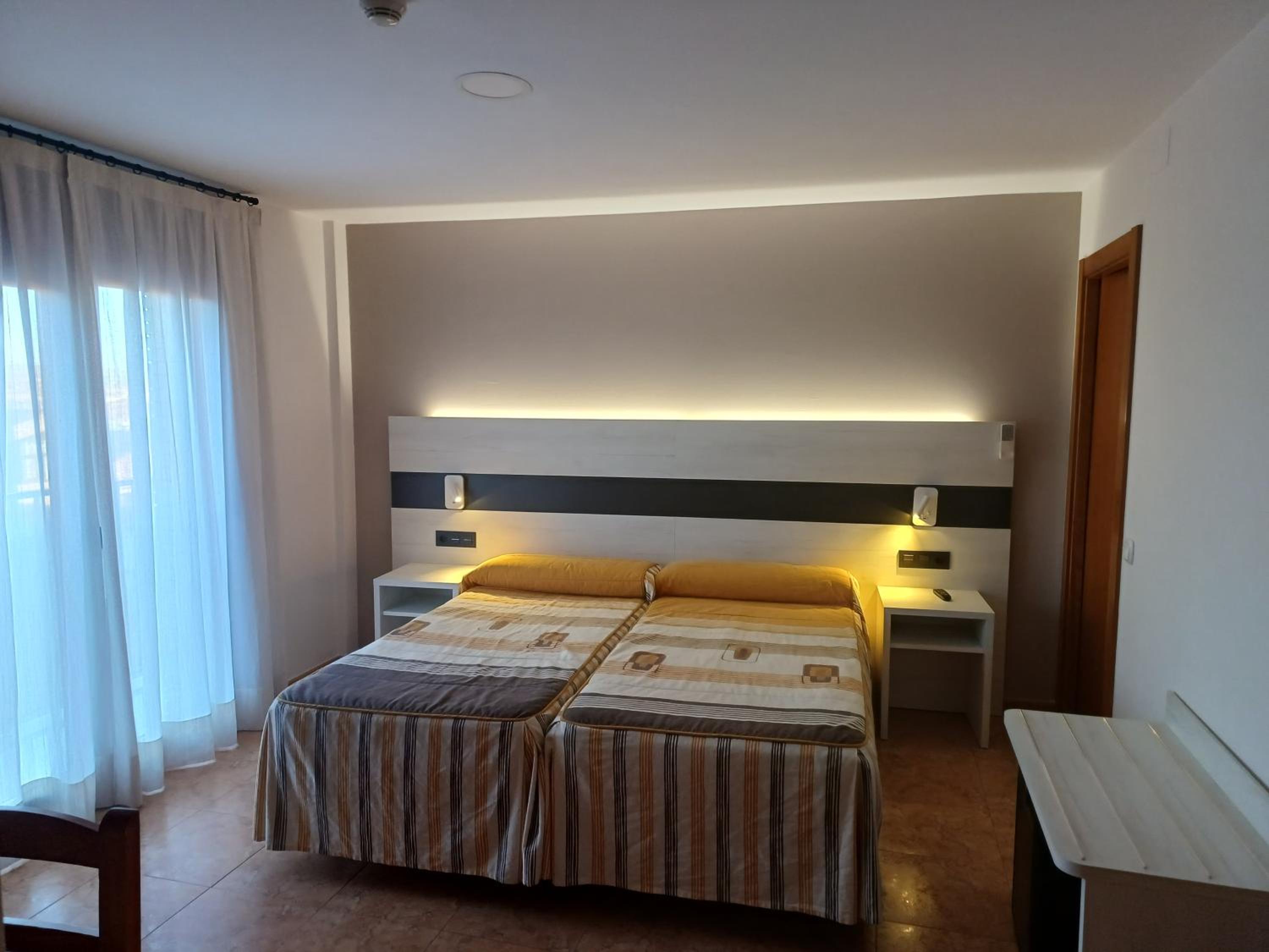 Double or Twin Room - Photo 1