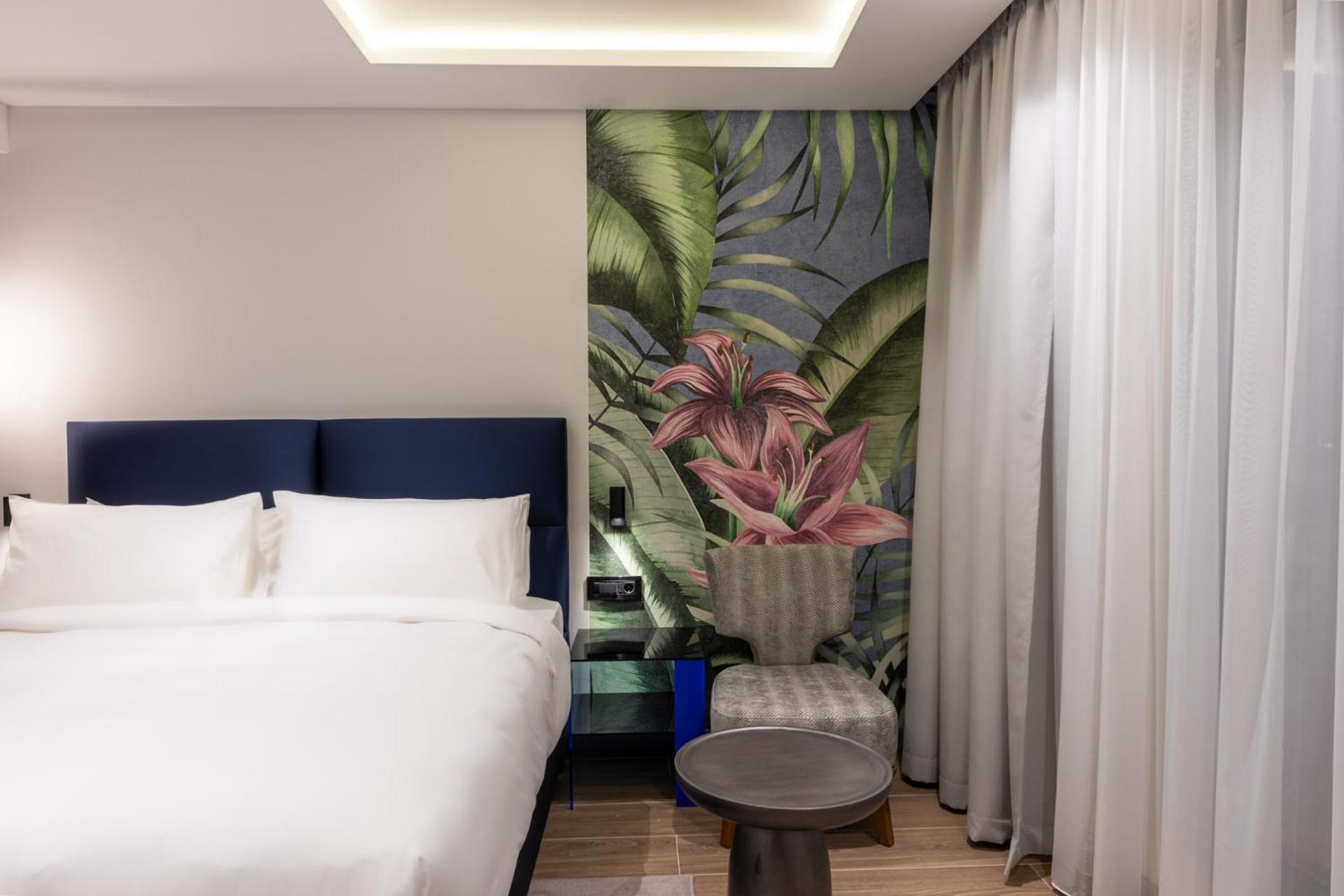 Deluxe Double Room with River View - Photo 4
