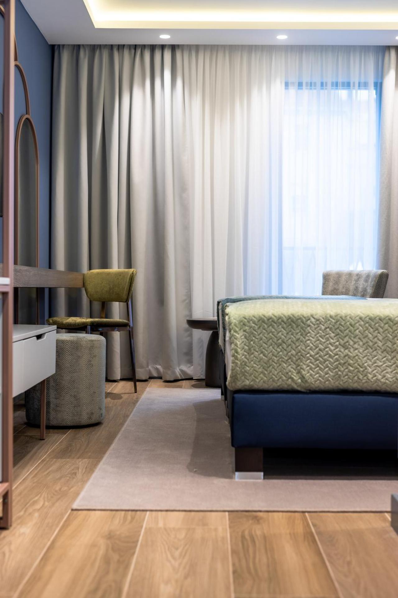 Deluxe Twin Room with River View - Photo 2