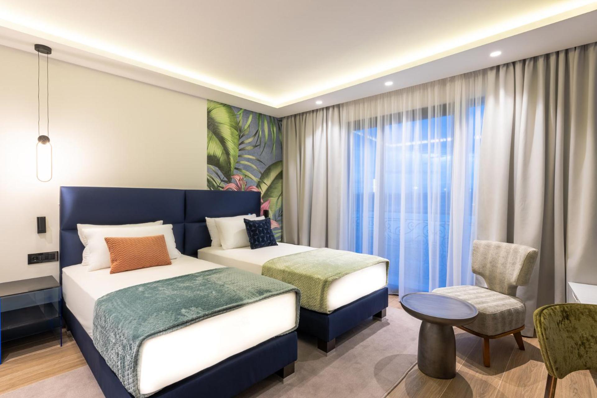 Deluxe Twin Room with River View - Photo 1
