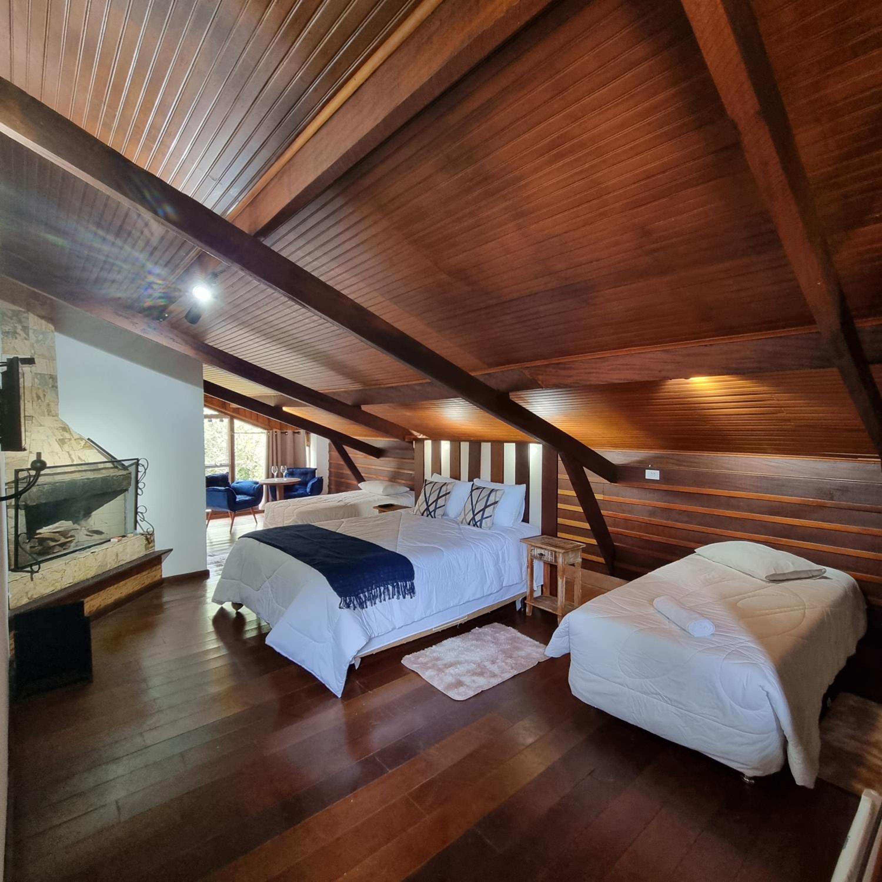 Deluxe Double or Twin Room photo 1