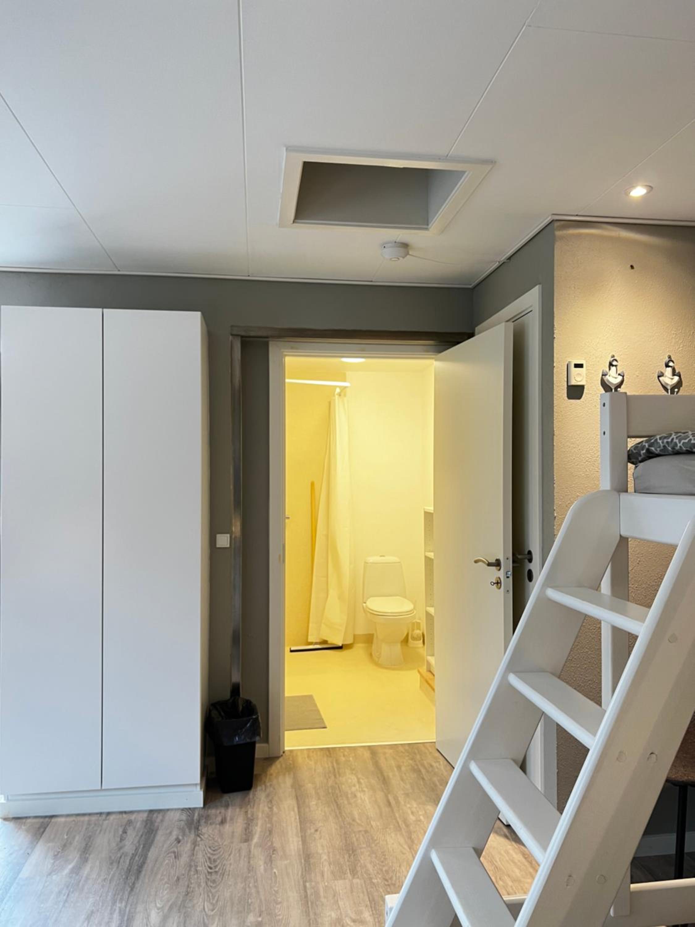 Family Room - Disability Access - Photo 4