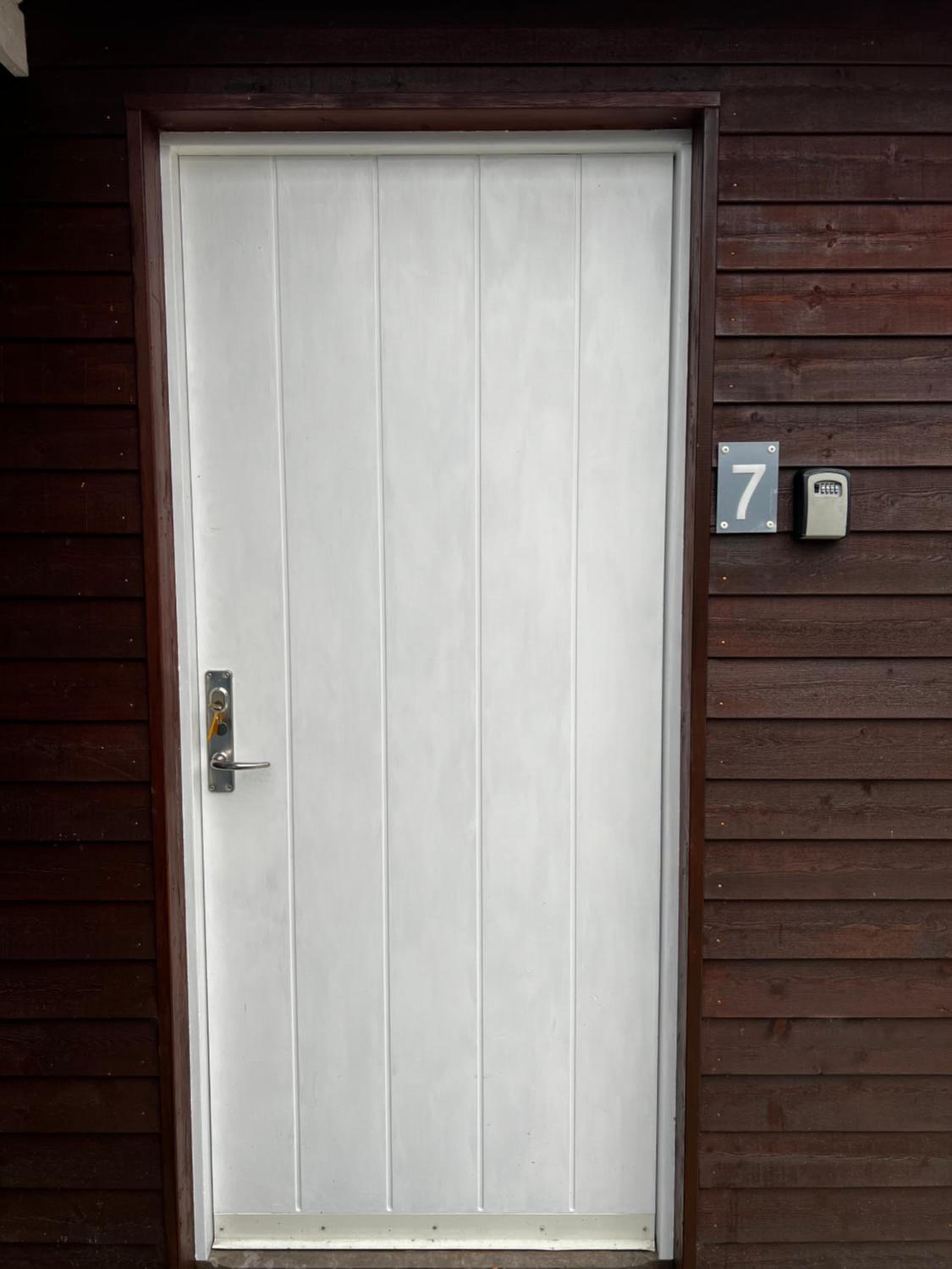 Family Room - Disability Access - Photo 2