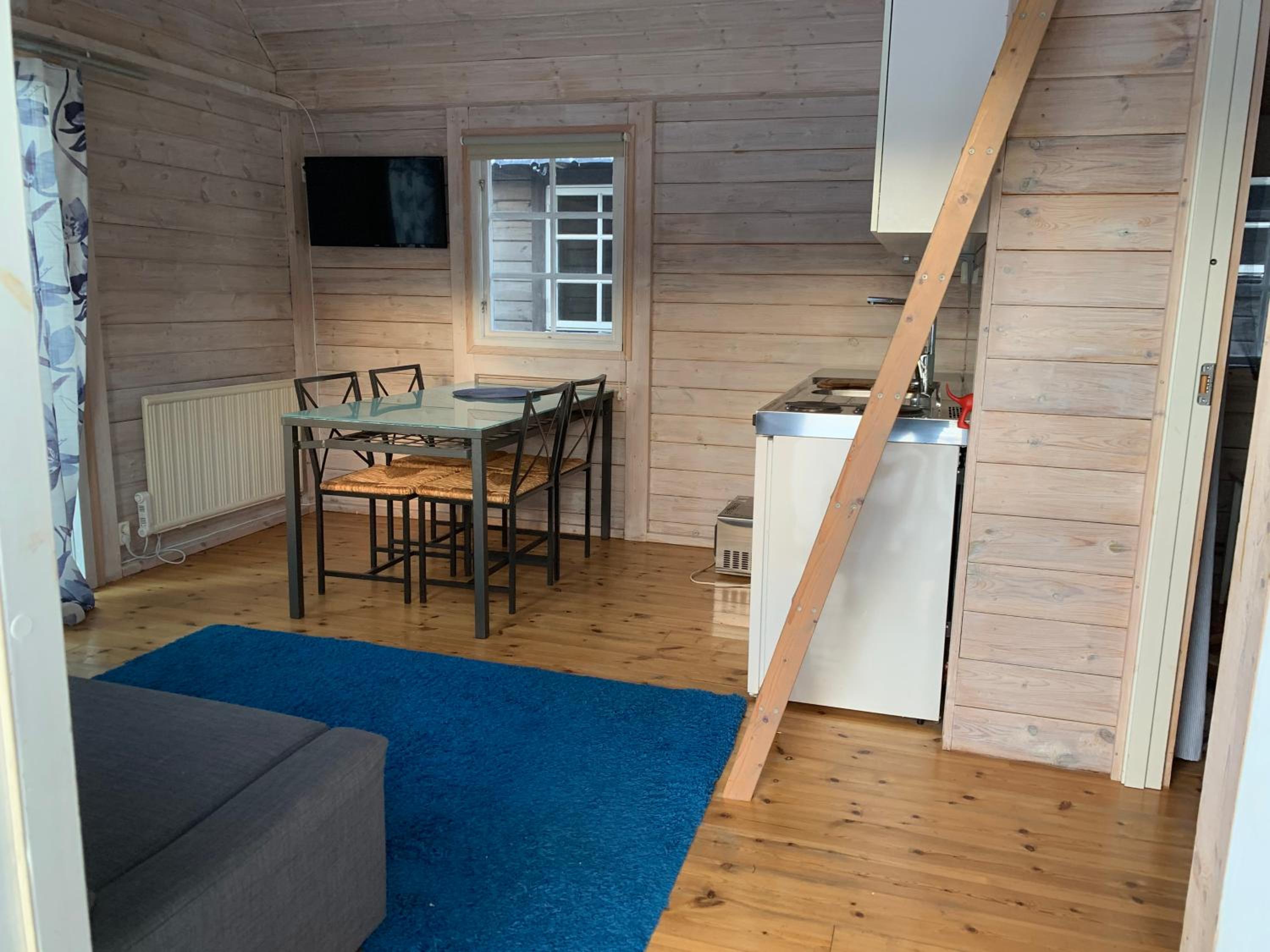Two-Bedroom House photo 3