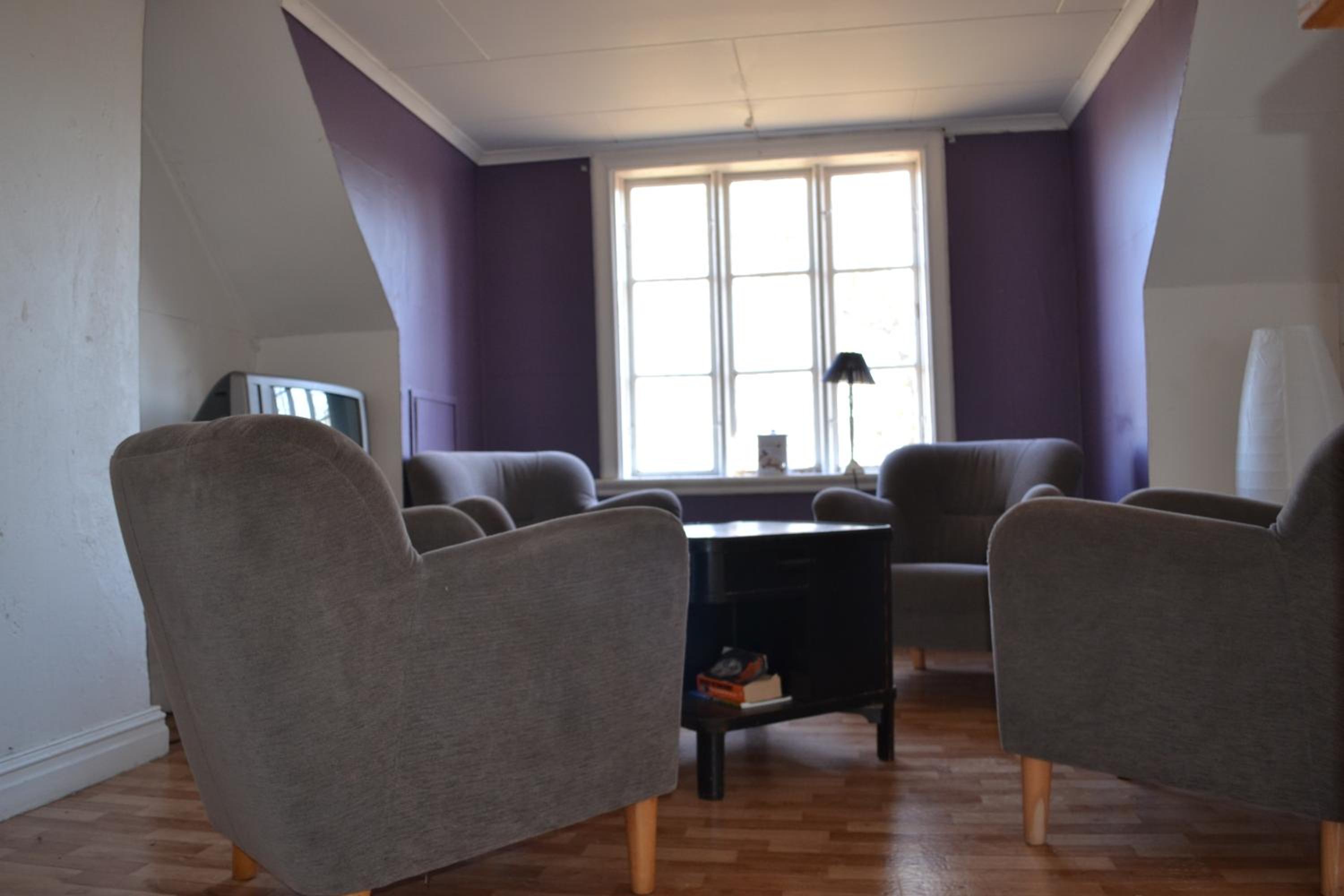 Three-Bedroom House - Photo 8