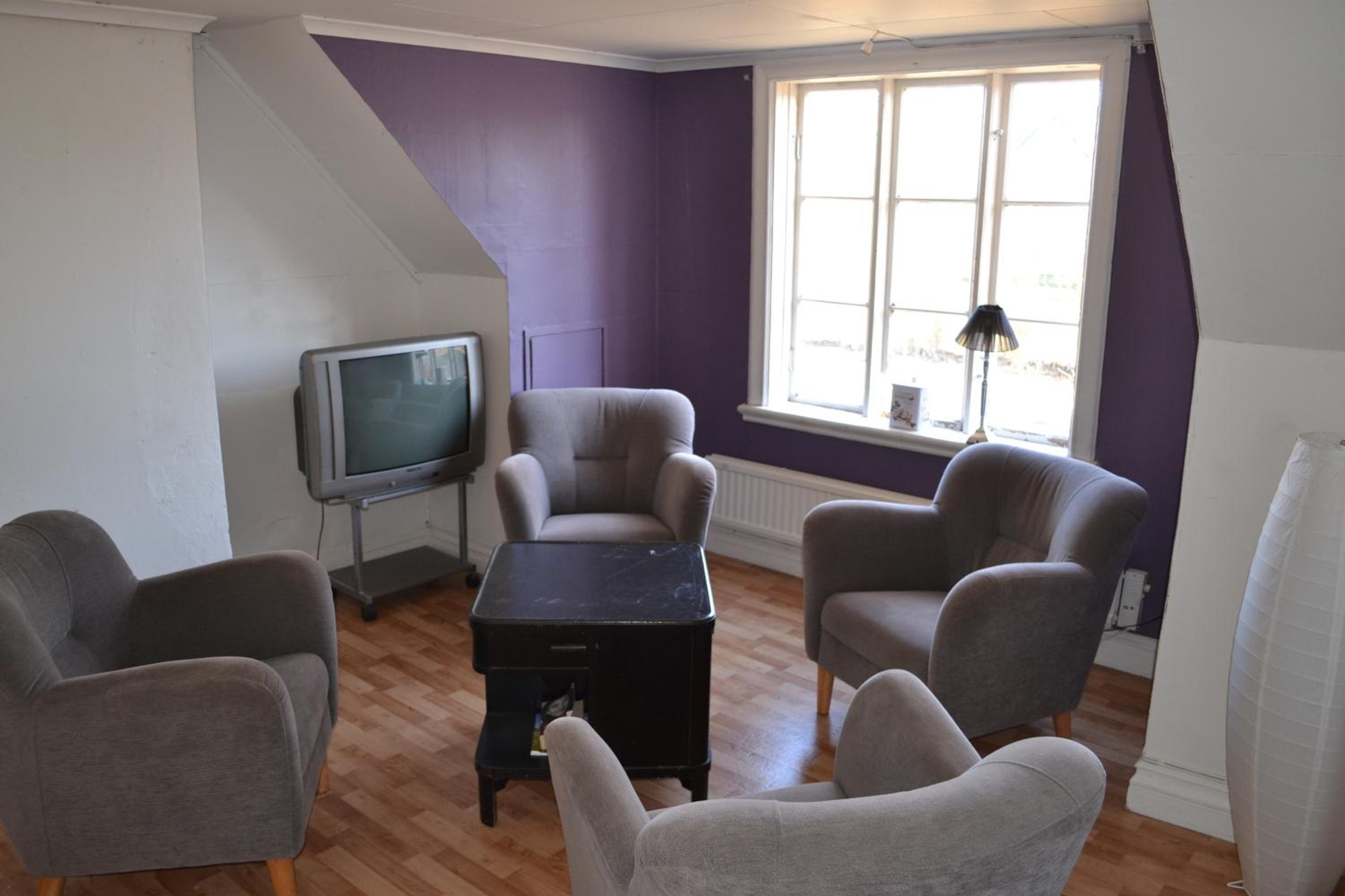 Three-Bedroom House - Photo 3