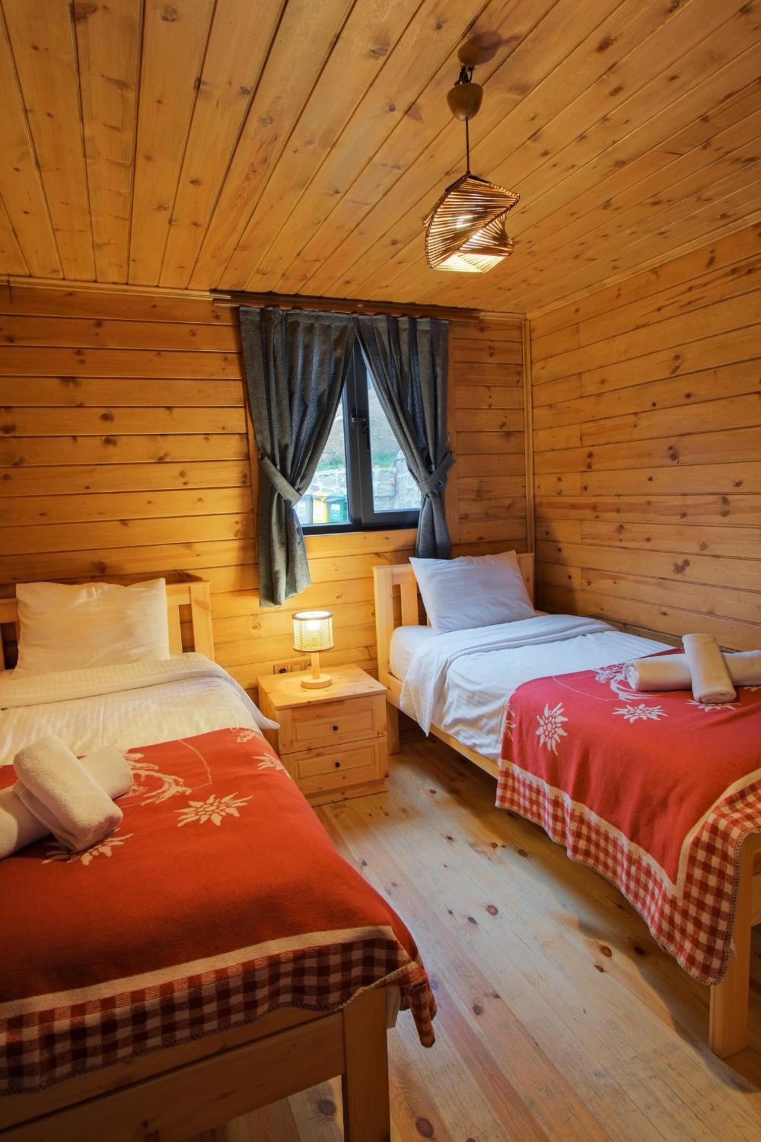 Deluxe Bungalow - Photo 4