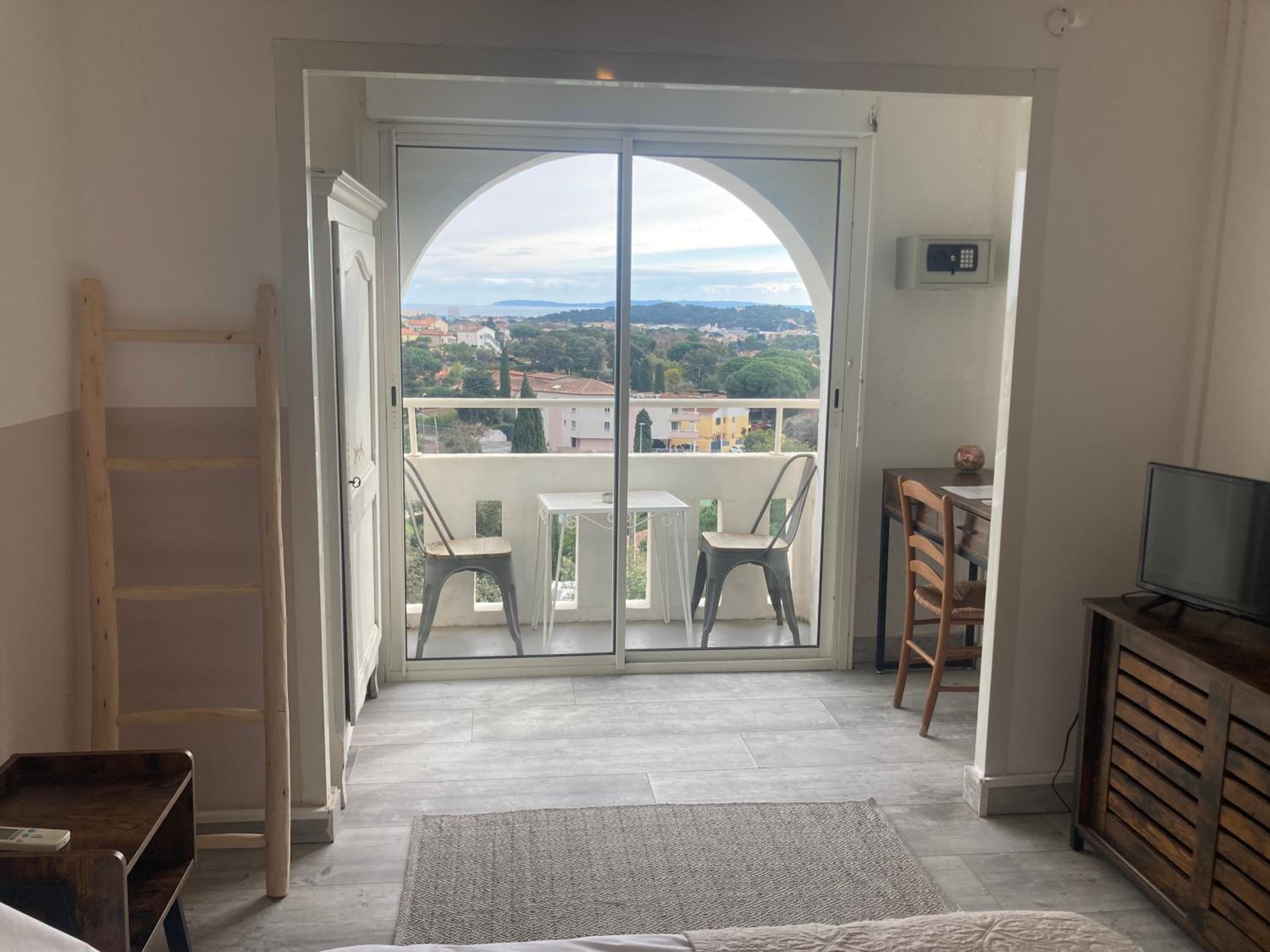 Double Room with Balcony and Sea View