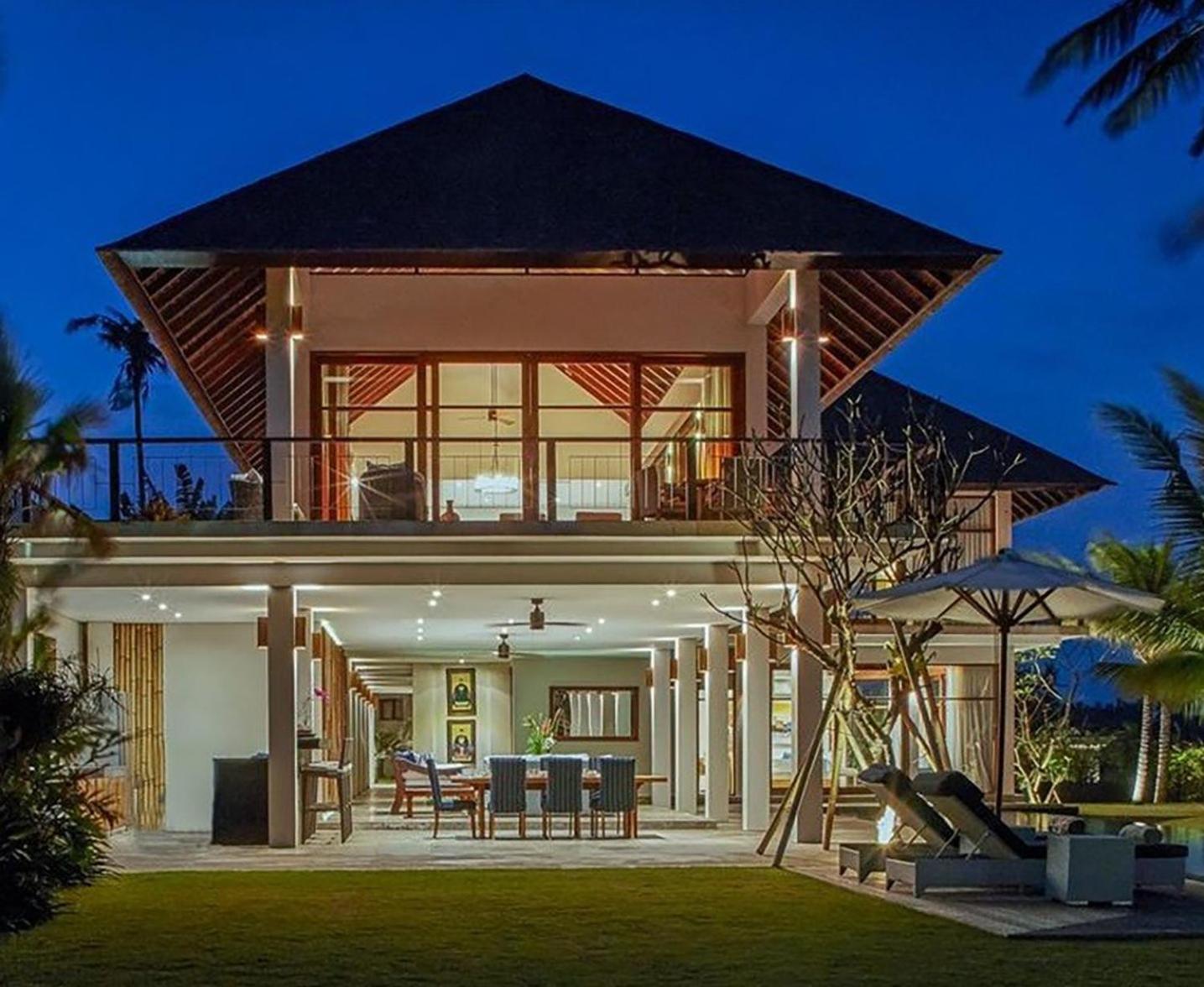 Four-Bedroom House photo 2
