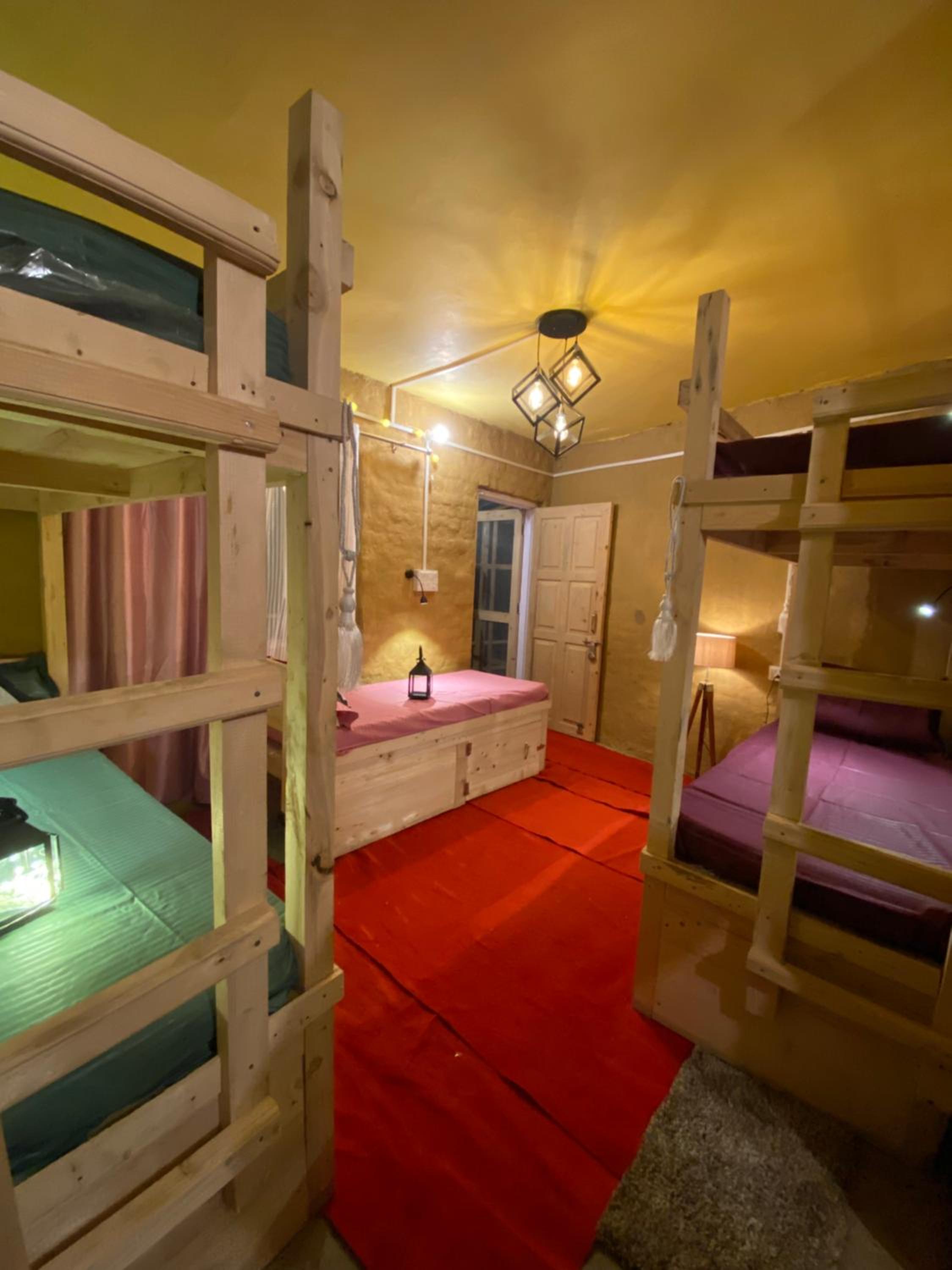 Mixed Dormitory Room