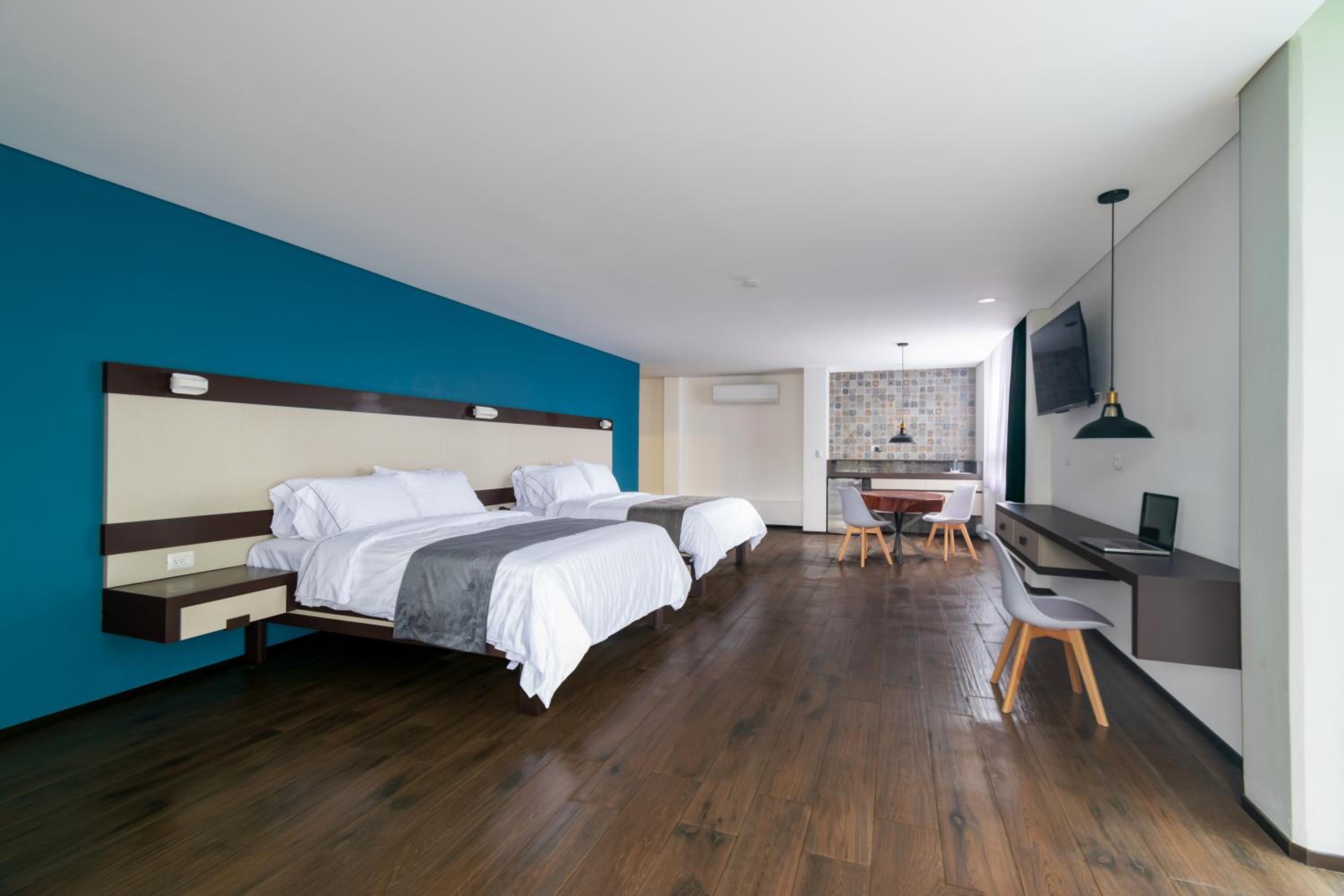 Suite with Balcony photo 3