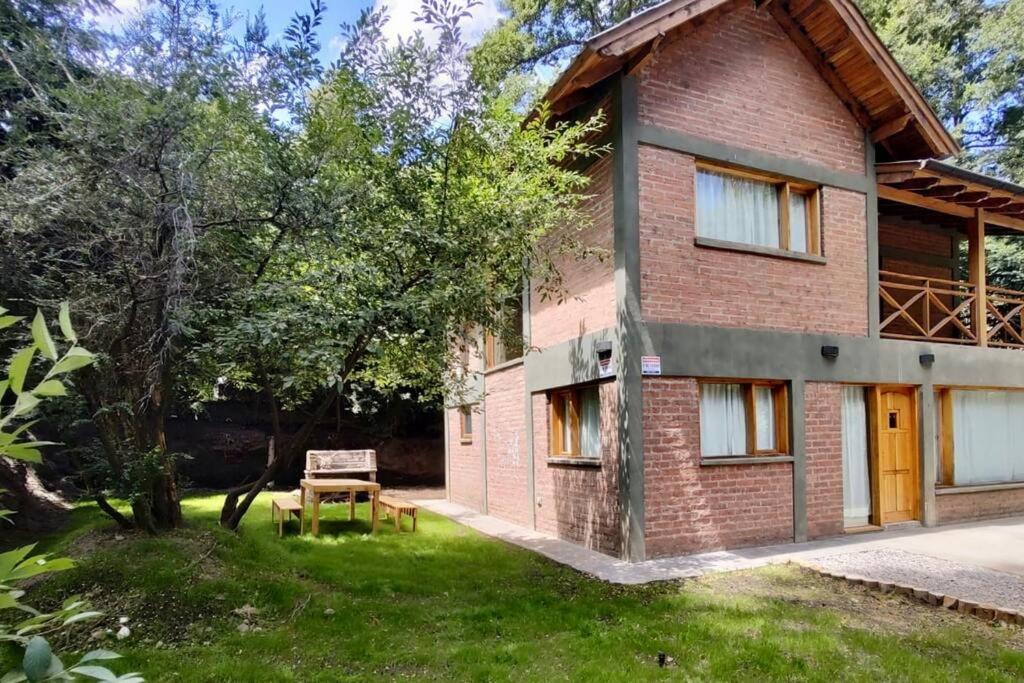 Three-Bedroom House photo 2