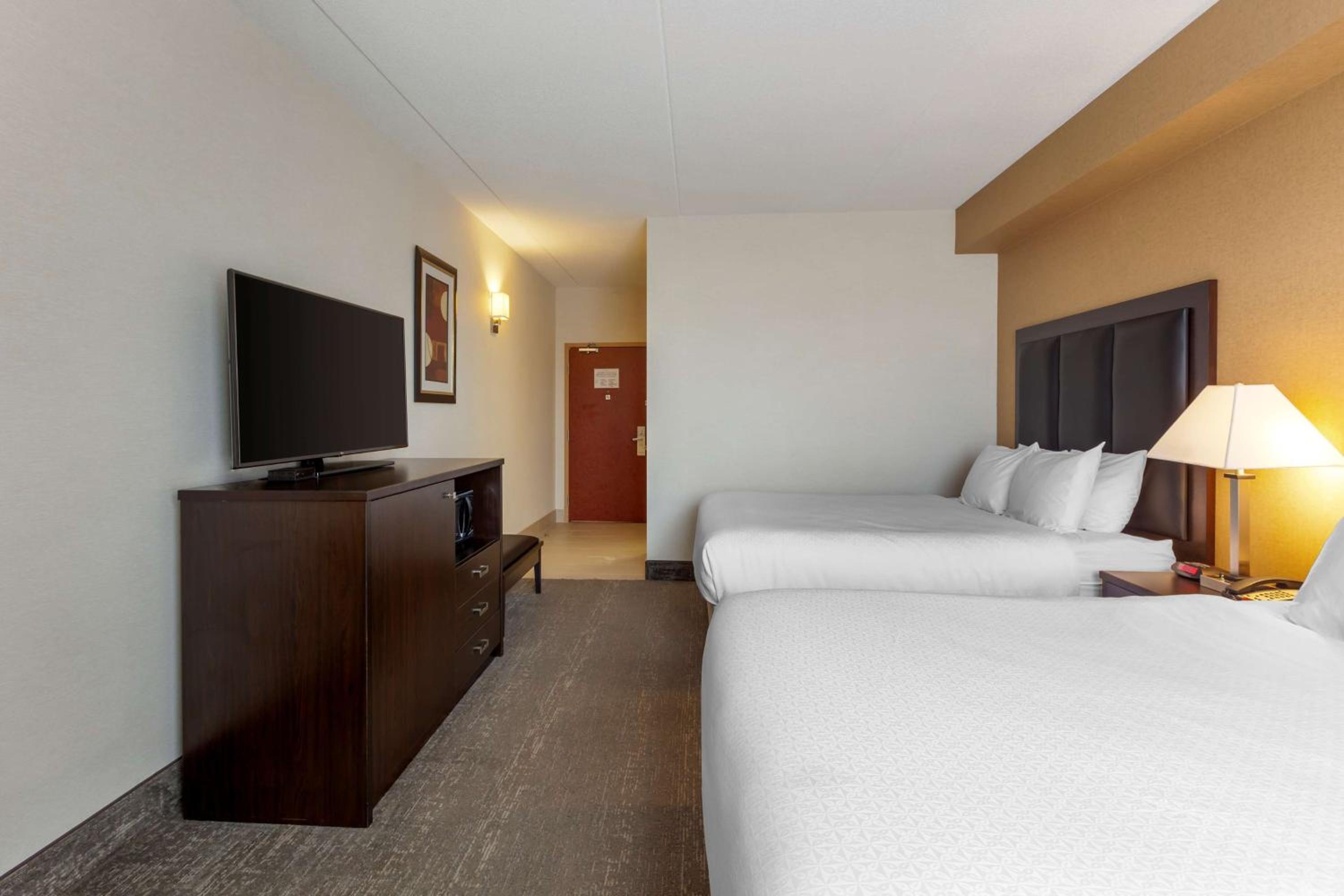 Executive Queen Room with Two Queen Beds - Non-Smoking
