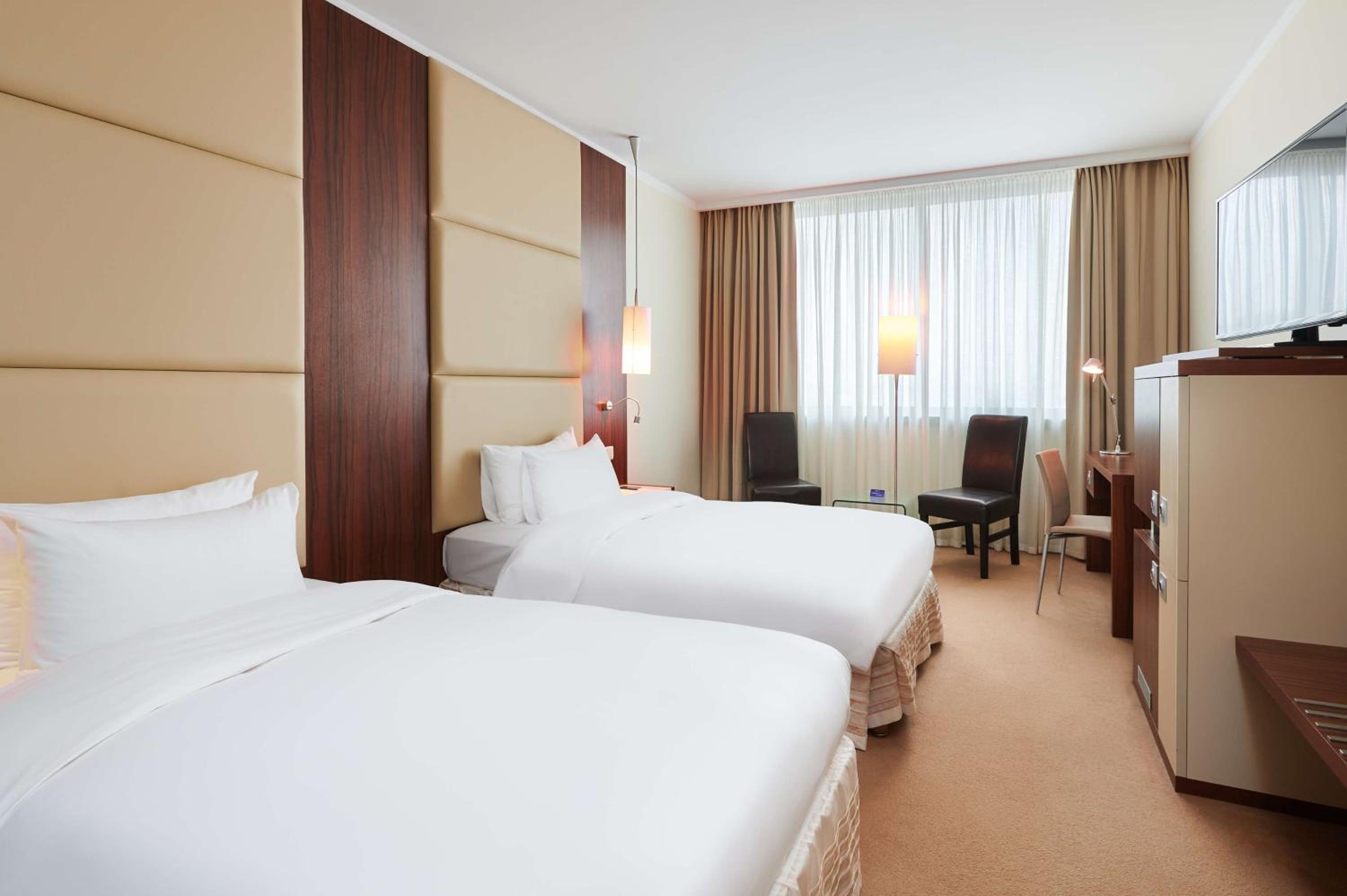 Standard Double or Twin Room - Photo 5