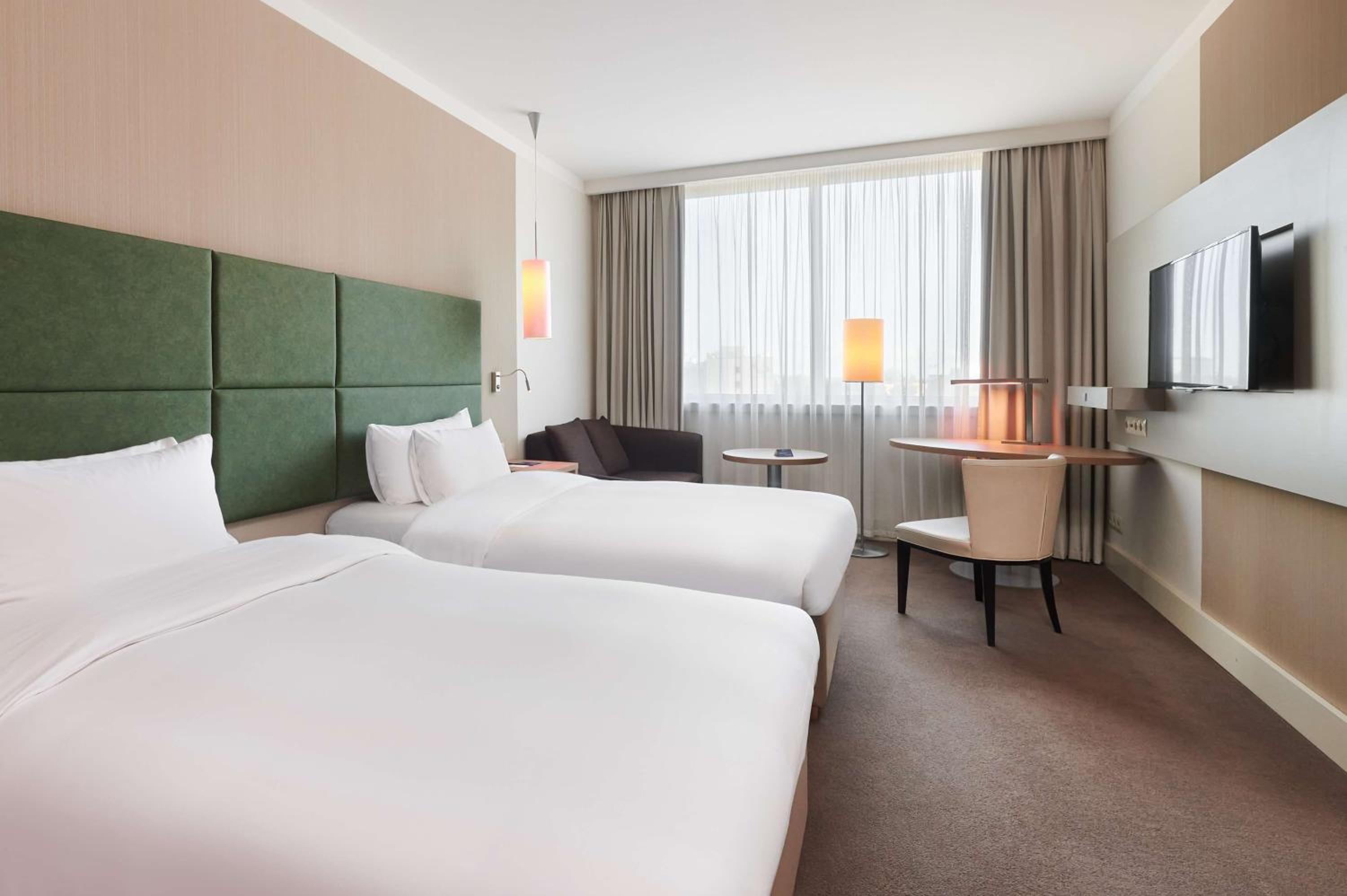 Standard Double or Twin Room - Photo 6
