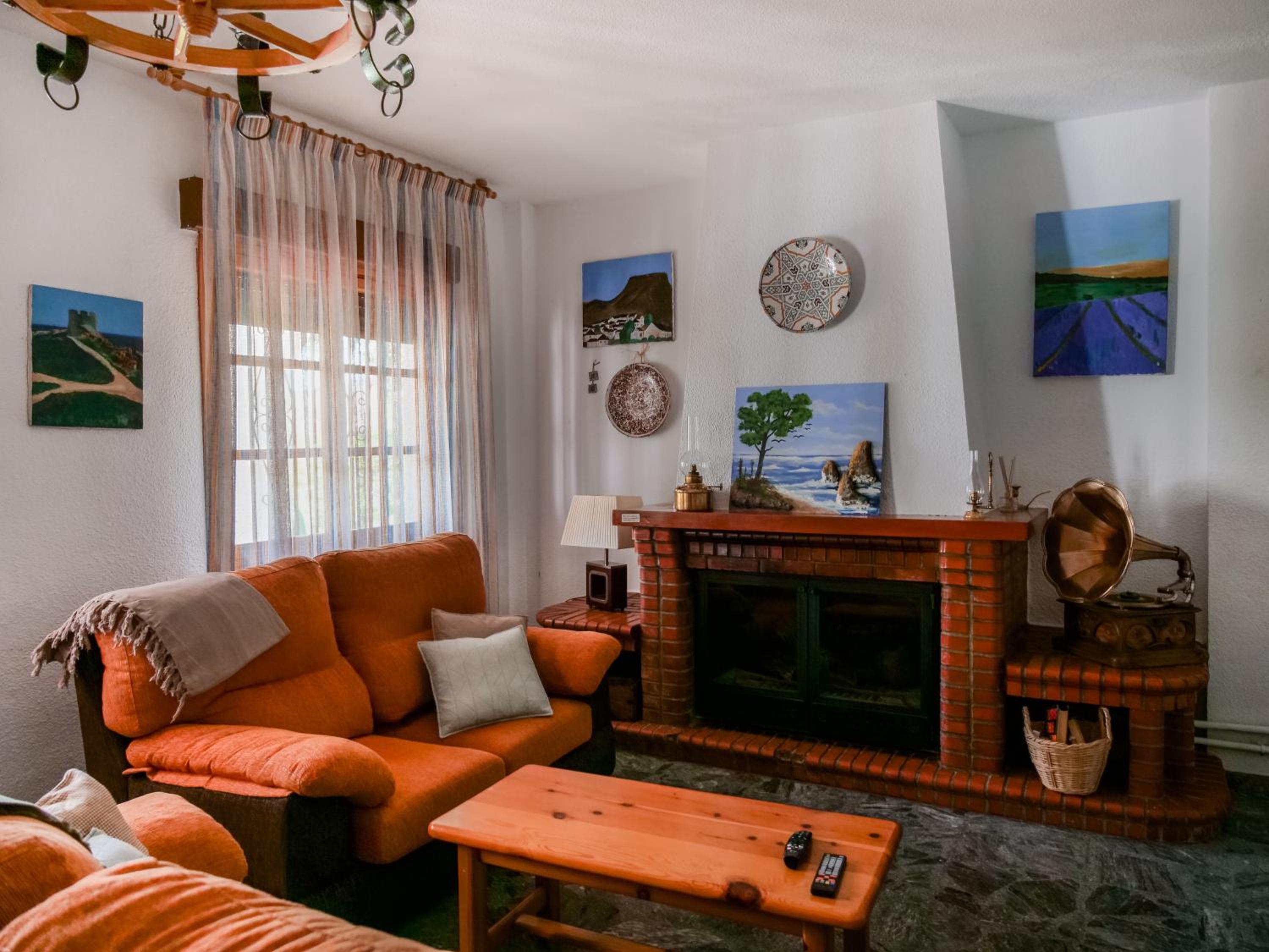 Four-Bedroom House - Photo 19